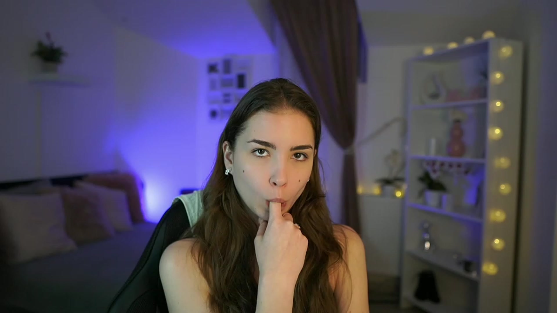 Gallery image thumbnail from Shy_jane's myfreecams stream on, 04/27/2023, 11:39 image 12 of 20