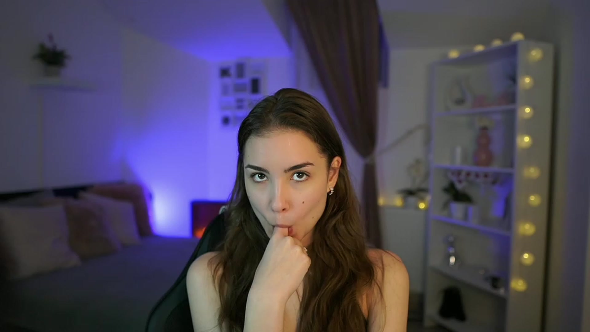 Gallery image thumbnail from Shy_jane's myfreecams stream on, 04/27/2023, 11:39 image 16 of 20