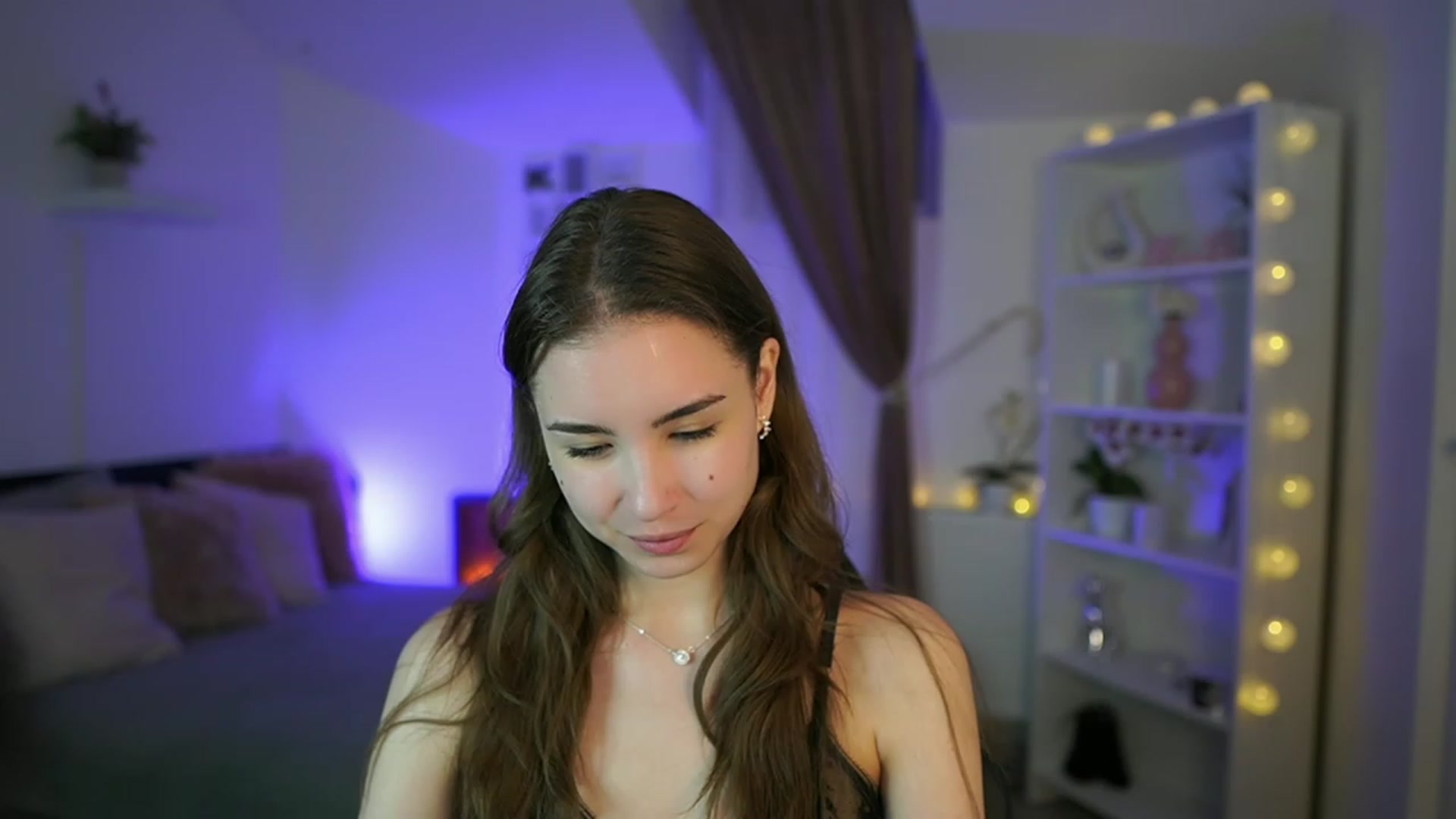 Gallery image thumbnail from Shy_jane's myfreecams stream on, 04/27/2023, 16:51 image 2 of 20