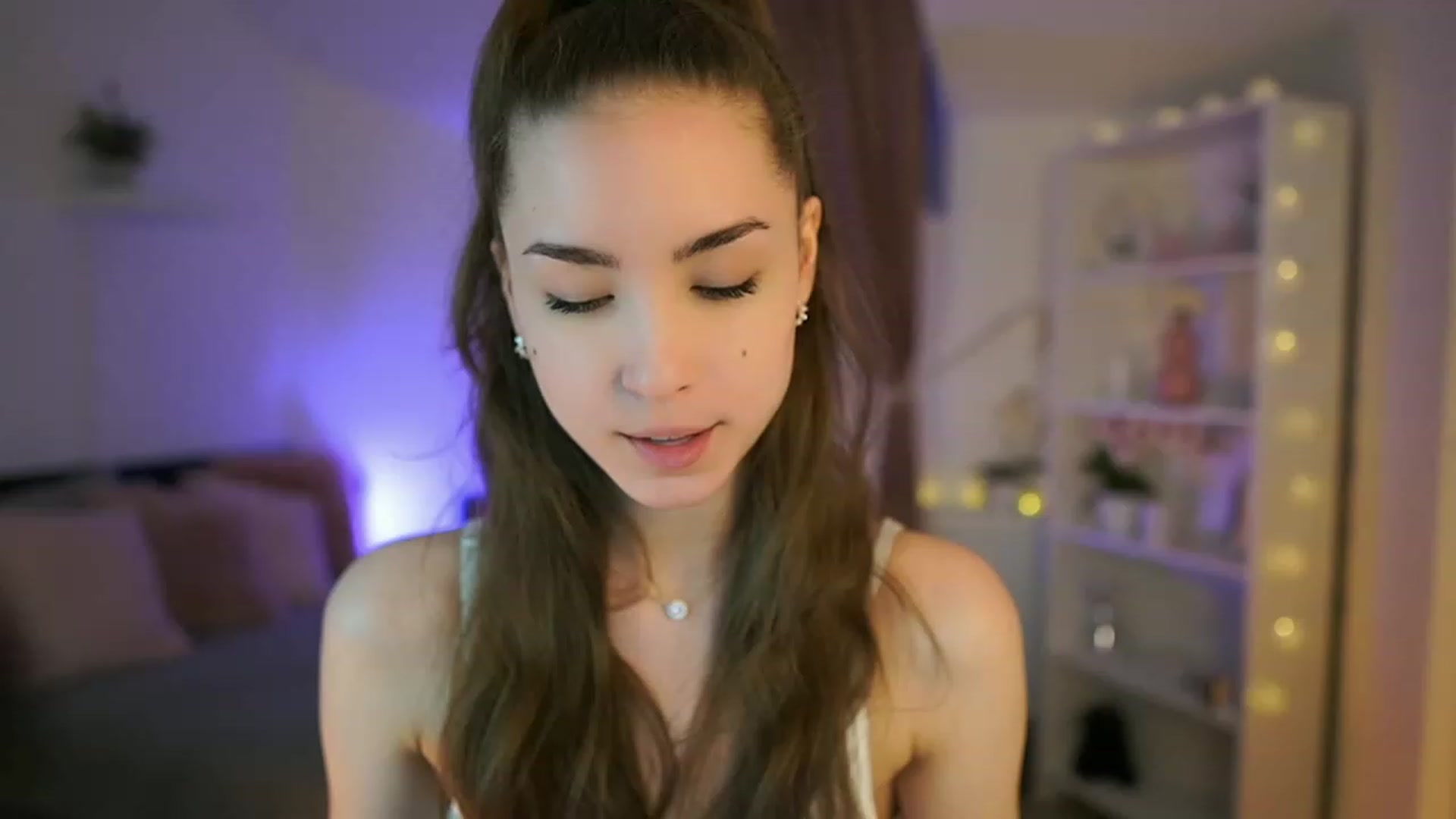 Gallery image thumbnail from Shy_jane's myfreecams stream on, 04/30/2023, 10:46 image 15 of 20
