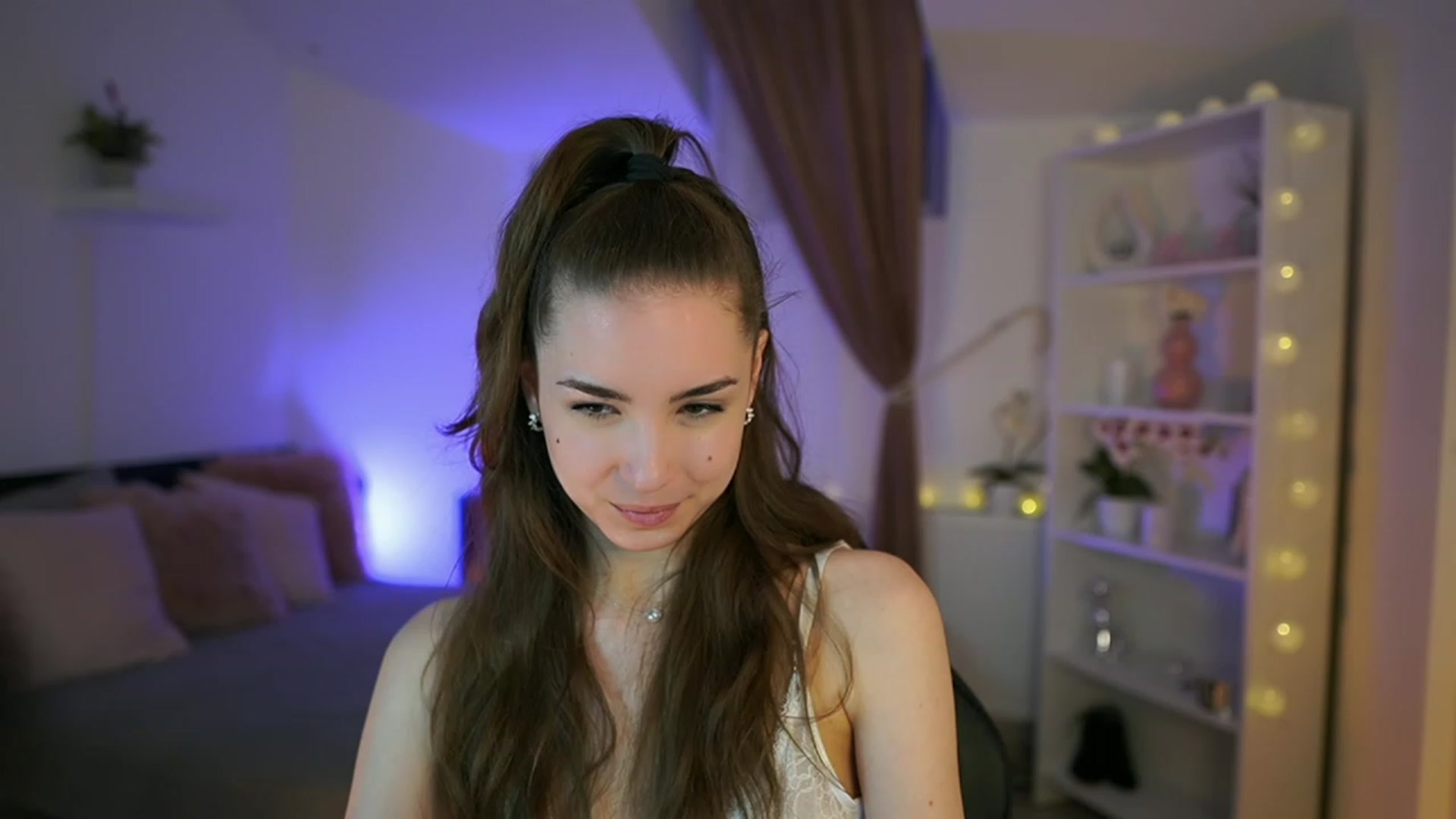 Gallery image thumbnail from Shy_jane's myfreecams stream on, 04/30/2023, 12:27 image 1 of 20