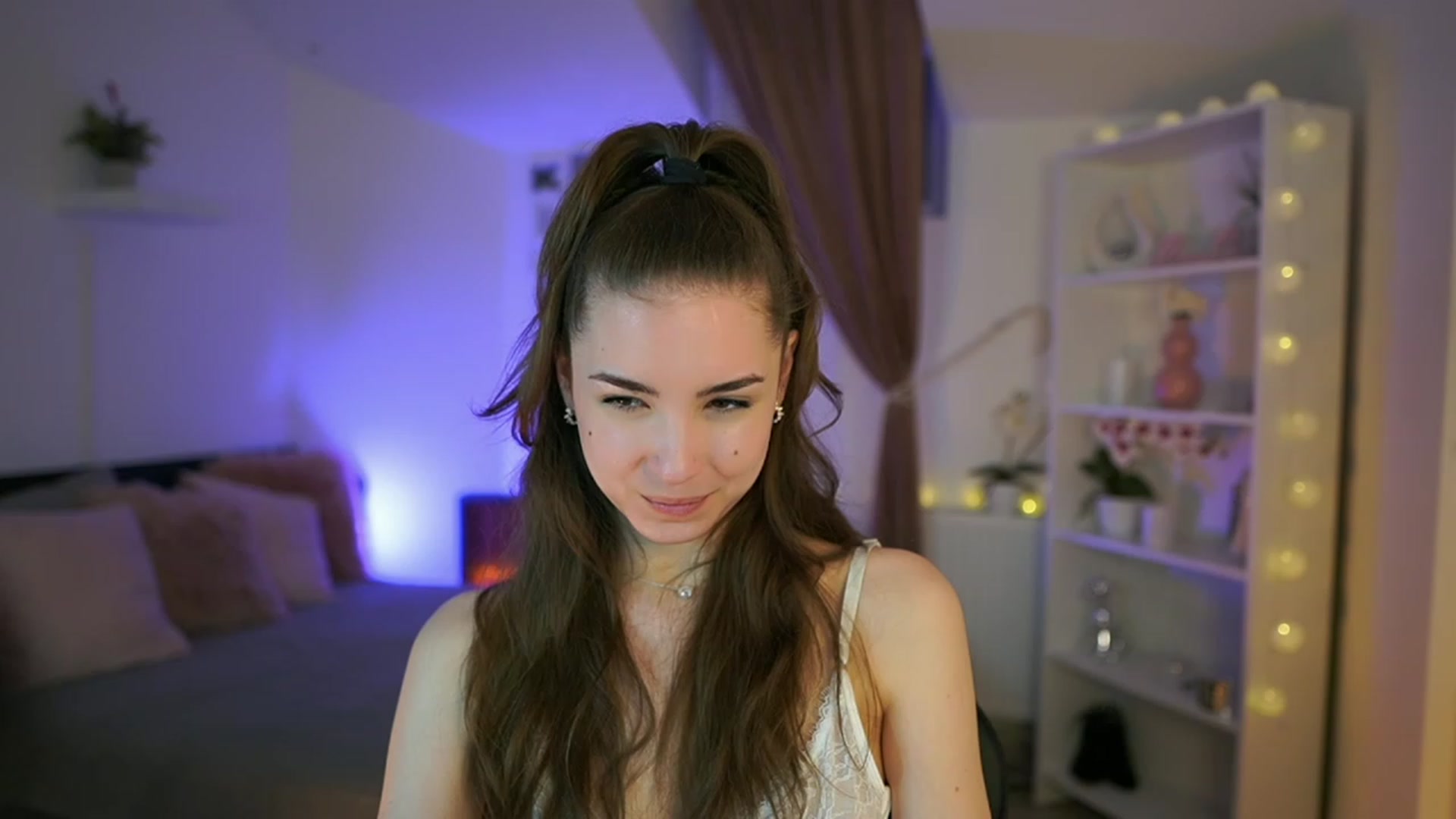 Gallery image thumbnail from Shy_jane's myfreecams stream on, 04/30/2023, 12:27 image 14 of 20