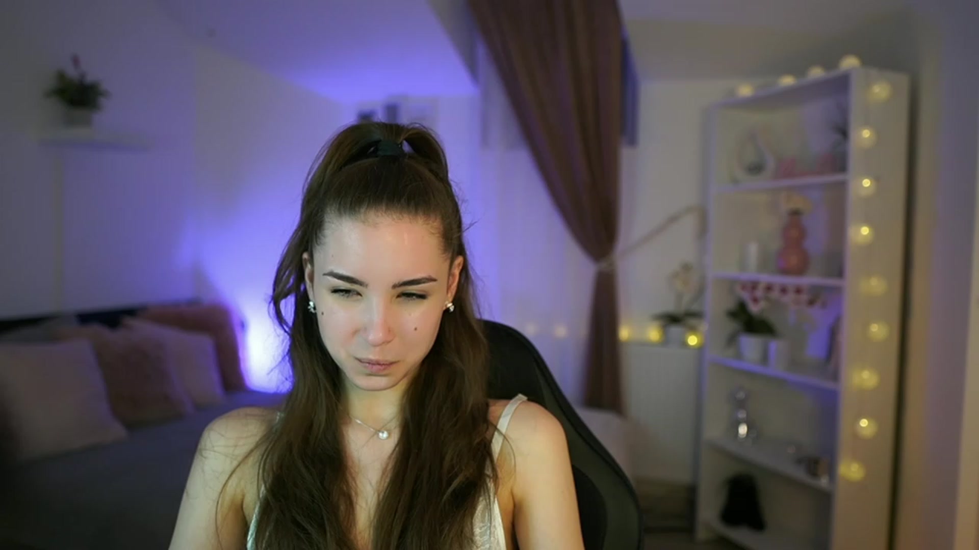 Gallery image thumbnail from Shy_jane's myfreecams stream on, 04/30/2023, 15:05 image 9 of 20