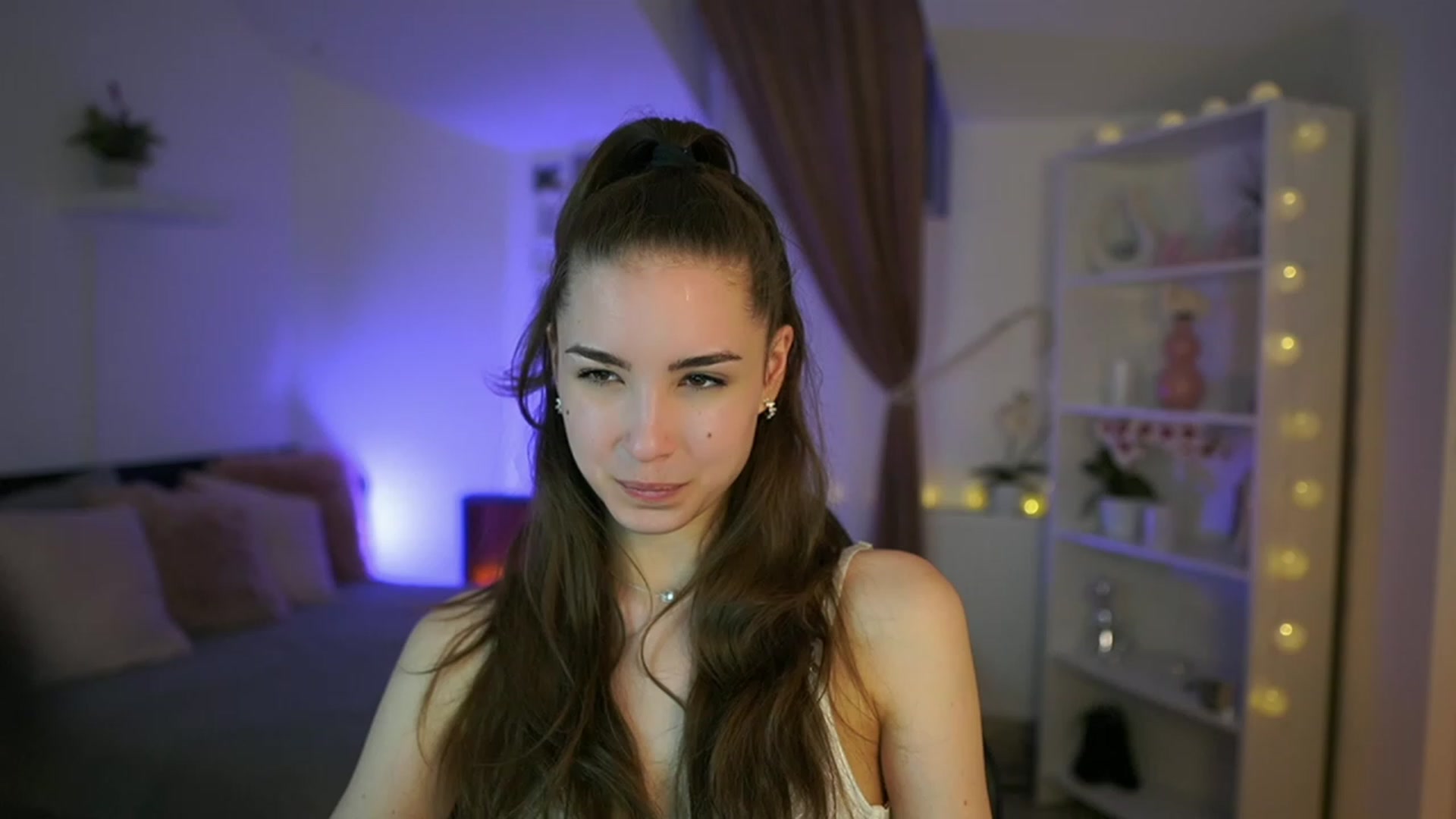 Gallery image thumbnail from Shy_jane's myfreecams stream on, 04/30/2023, 15:05 image 16 of 20