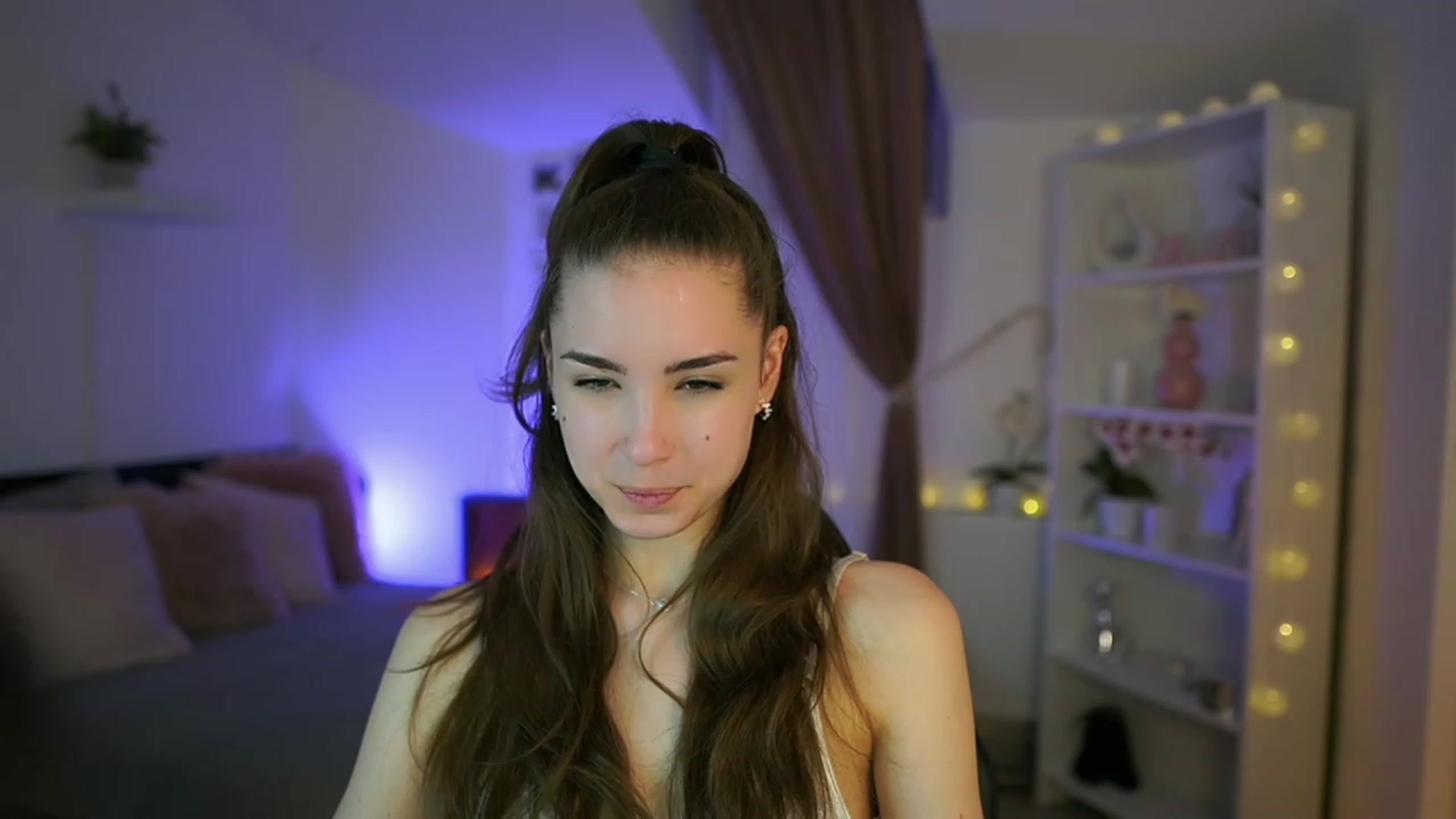 Gallery image thumbnail from Shy_jane's myfreecams stream on, 04/30/2023, 15:05 image 15 of 20