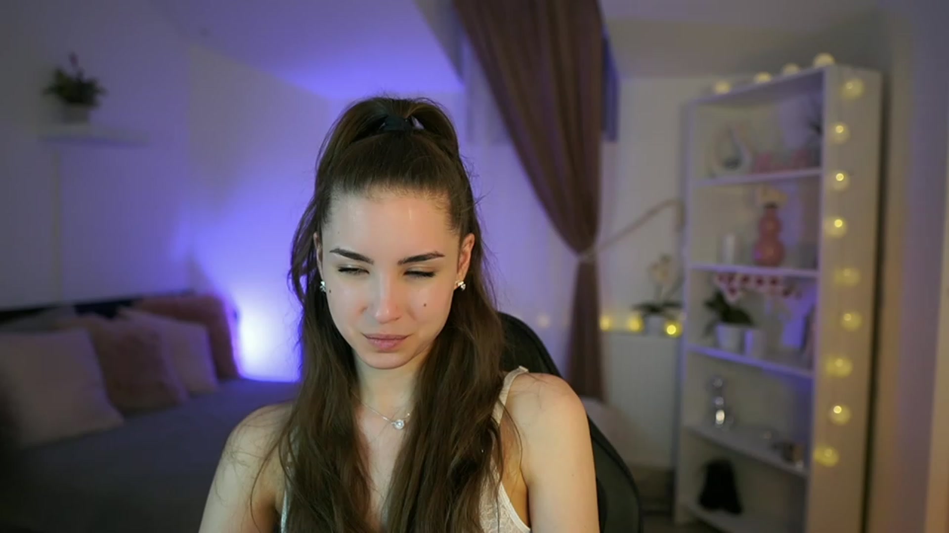 Gallery image thumbnail from Shy_jane's myfreecams stream on, 04/30/2023, 15:05 image 7 of 20