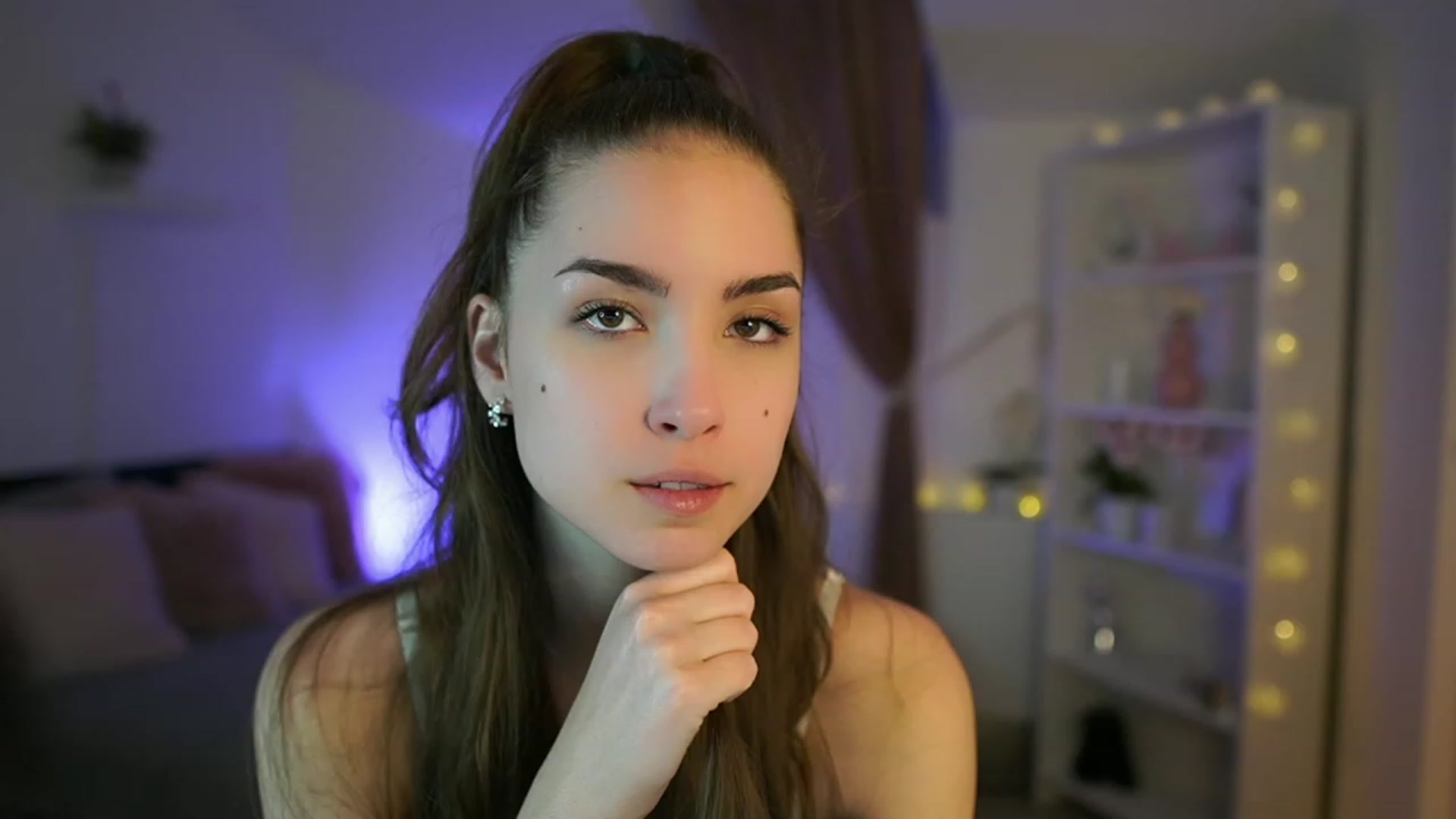 Gallery image thumbnail from Shy_jane's myfreecams stream on, 04/30/2023, 15:05 image 6 of 20