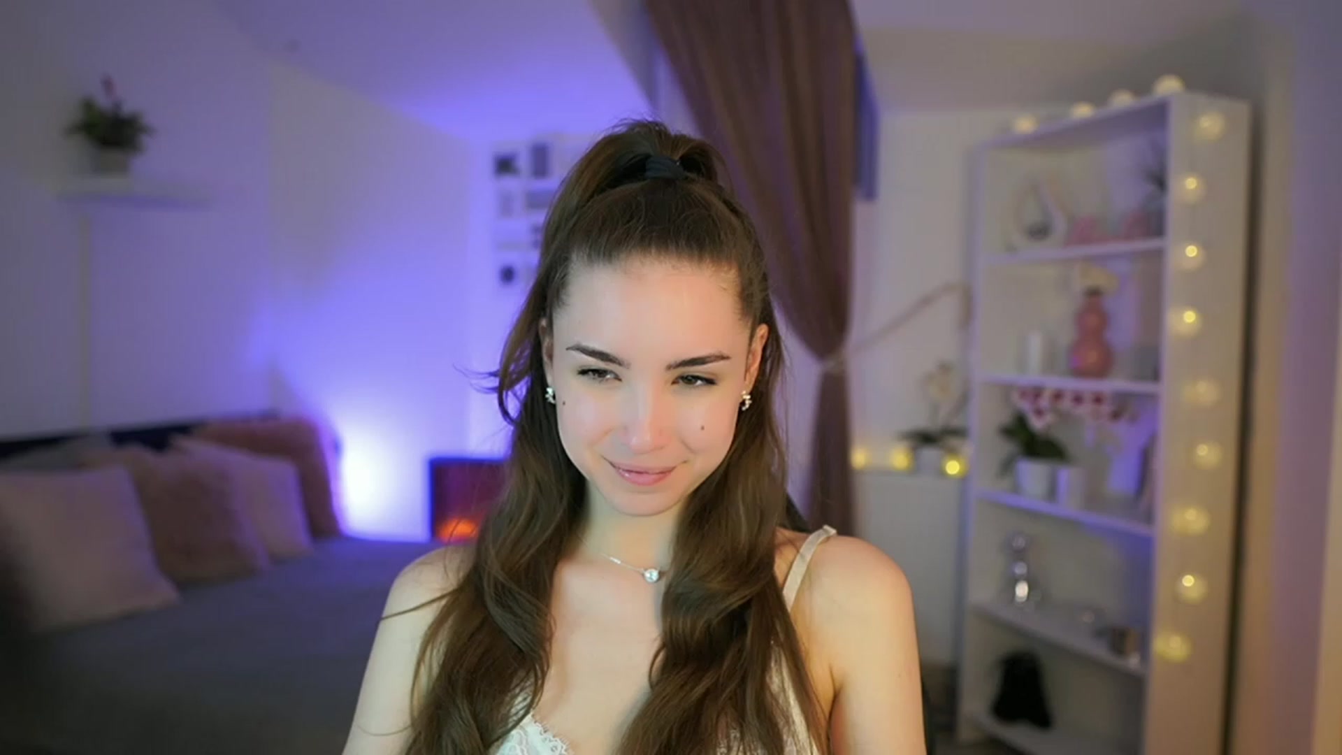 Gallery image thumbnail from Shy_jane's myfreecams stream on, 04/30/2023, 15:05 image 18 of 20