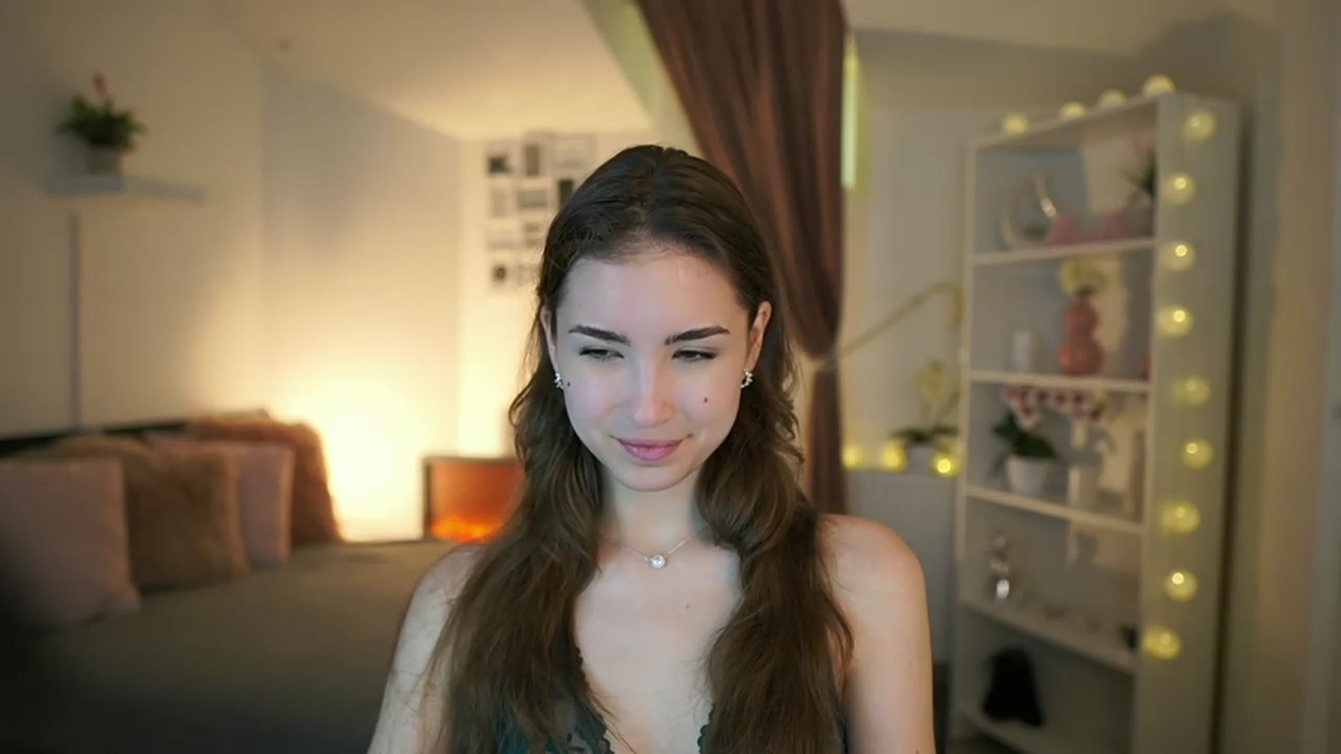 Gallery image thumbnail from Shy_jane's myfreecams stream on, 05/02/2023, 13:52 image 16 of 20