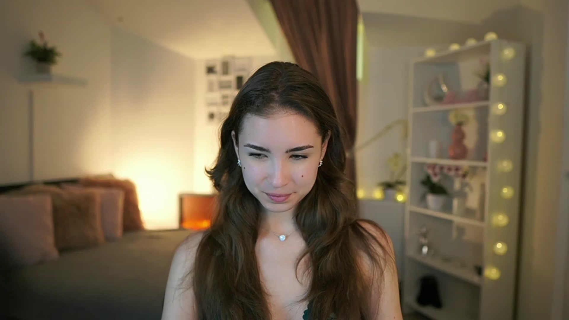 Gallery image thumbnail from Shy_jane's myfreecams stream on, 05/02/2023, 13:52 image 1 of 20