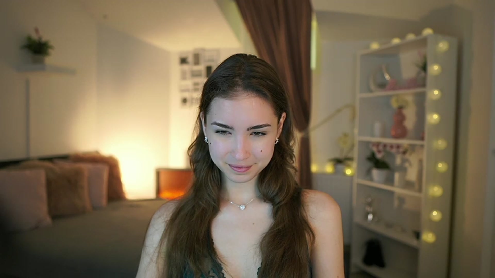 Gallery image thumbnail from Shy_jane's myfreecams stream on, 05/02/2023, 13:52 image 17 of 20