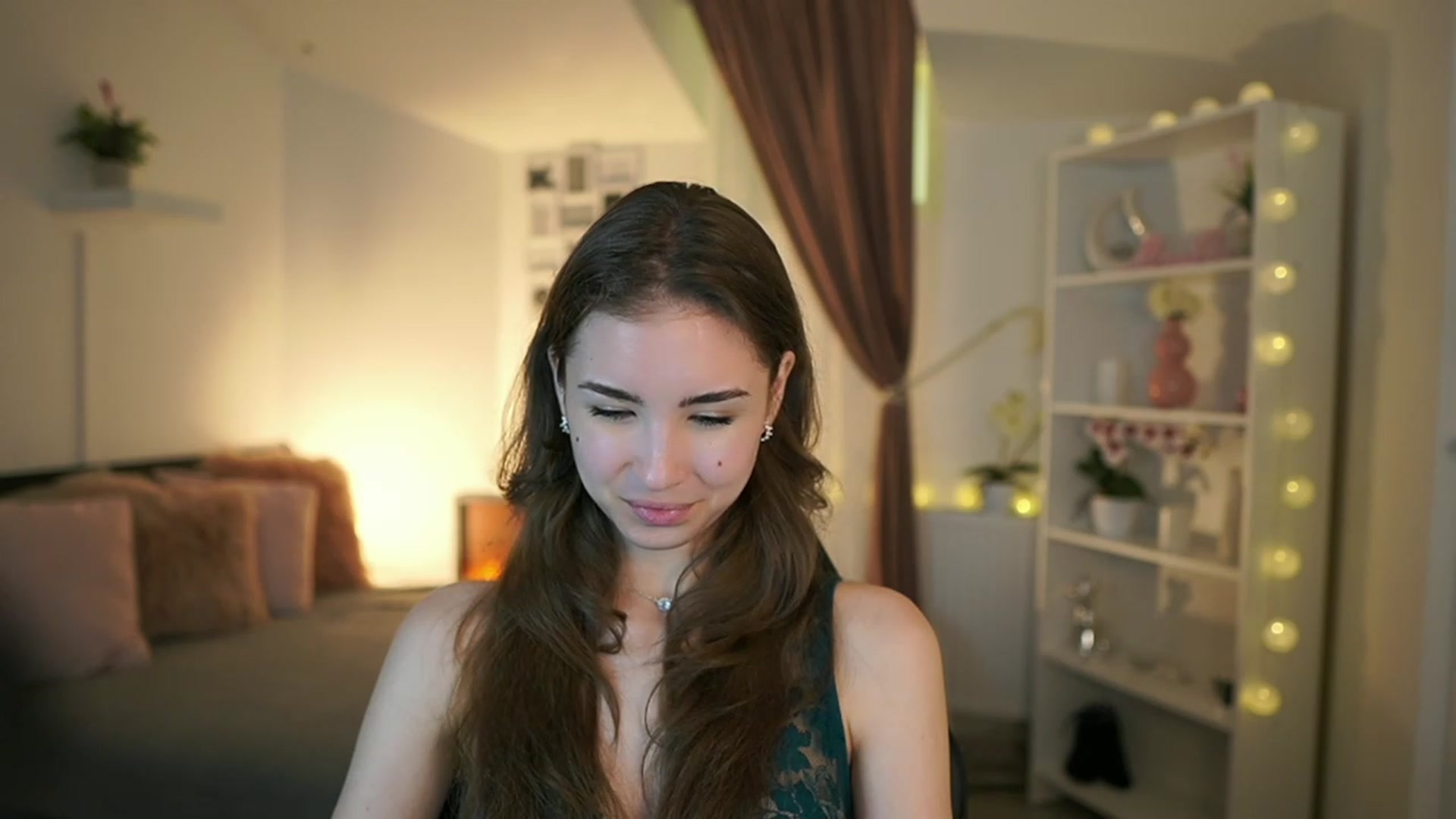 Gallery image thumbnail from Shy_jane's myfreecams stream on, 05/02/2023, 14:42 image 15 of 20