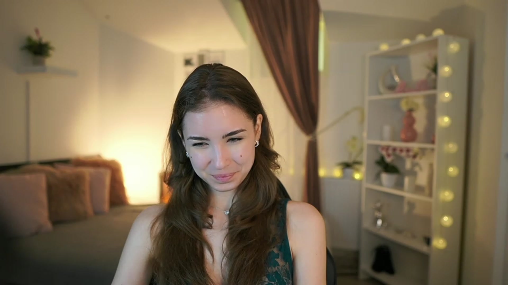 Gallery image thumbnail from Shy_jane's myfreecams stream on, 05/02/2023, 14:42 image 14 of 20