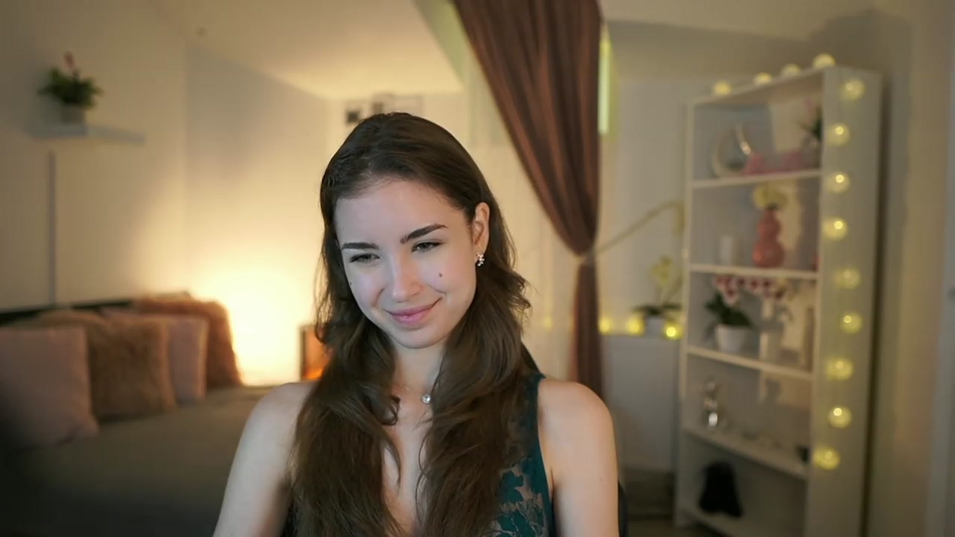 Gallery image thumbnail from Shy_jane's myfreecams stream on, 05/02/2023, 14:42 image 7 of 20