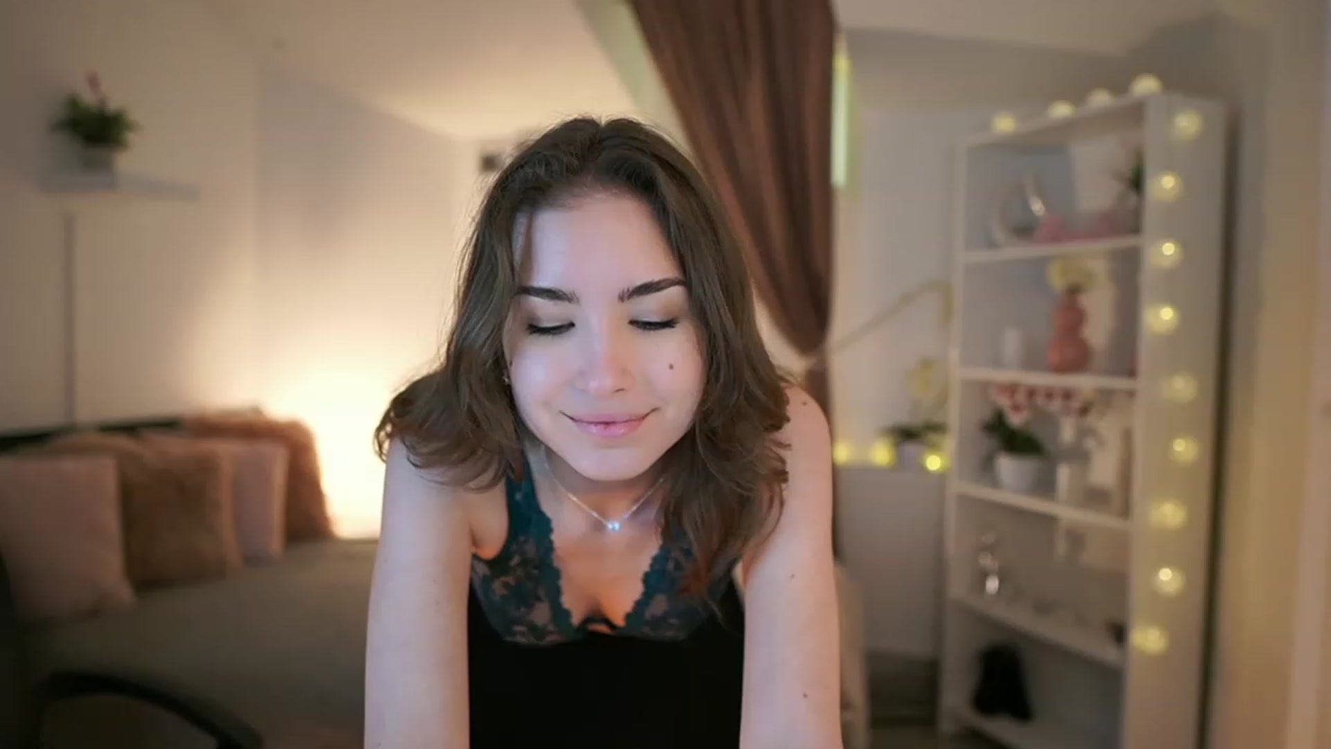 Gallery image thumbnail from Shy_jane's myfreecams stream on, 05/02/2023, 16:00 image 9 of 20