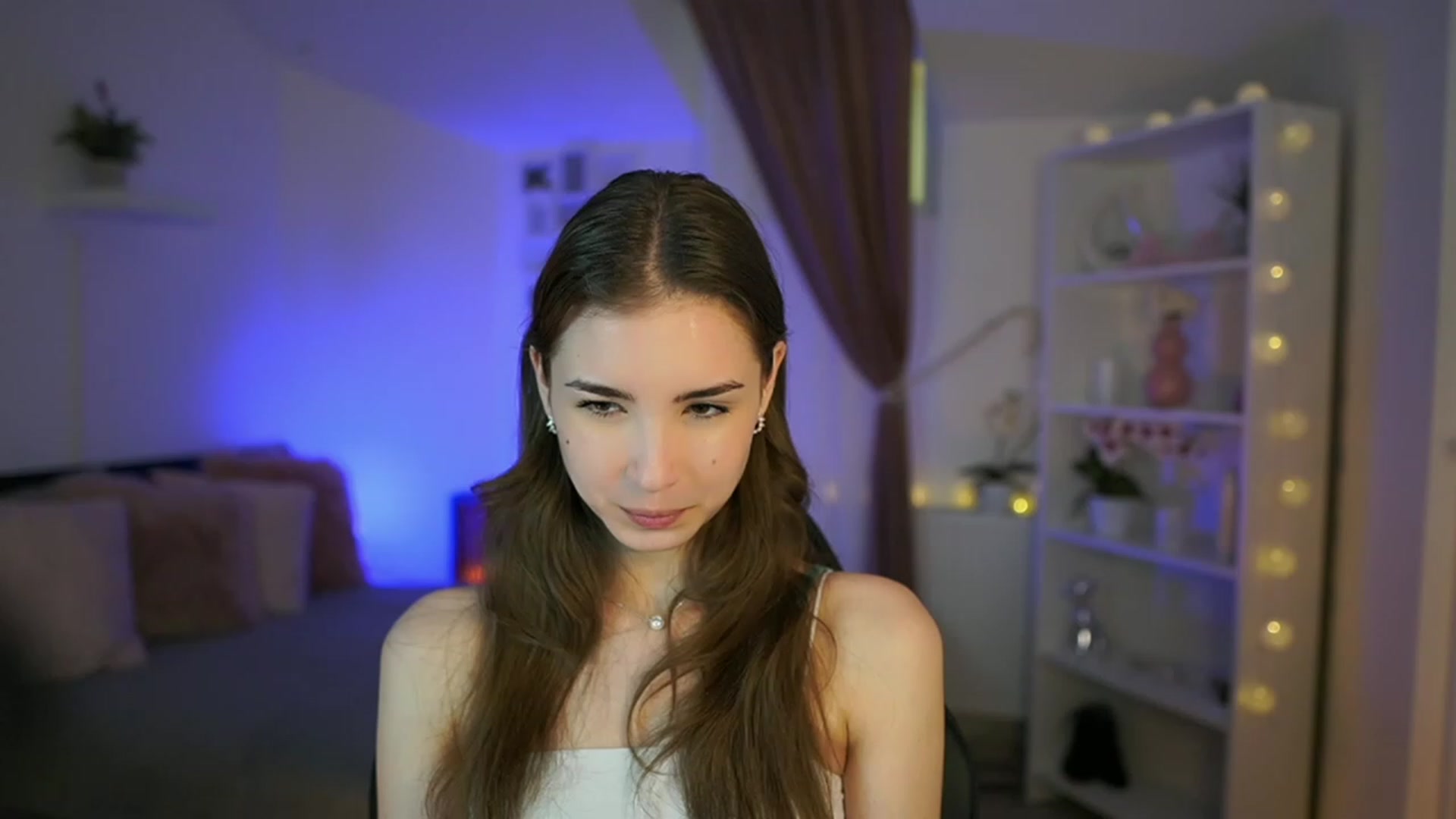Gallery image thumbnail from Shy_jane's myfreecams stream on, 05/03/2023, 13:56 image 9 of 20