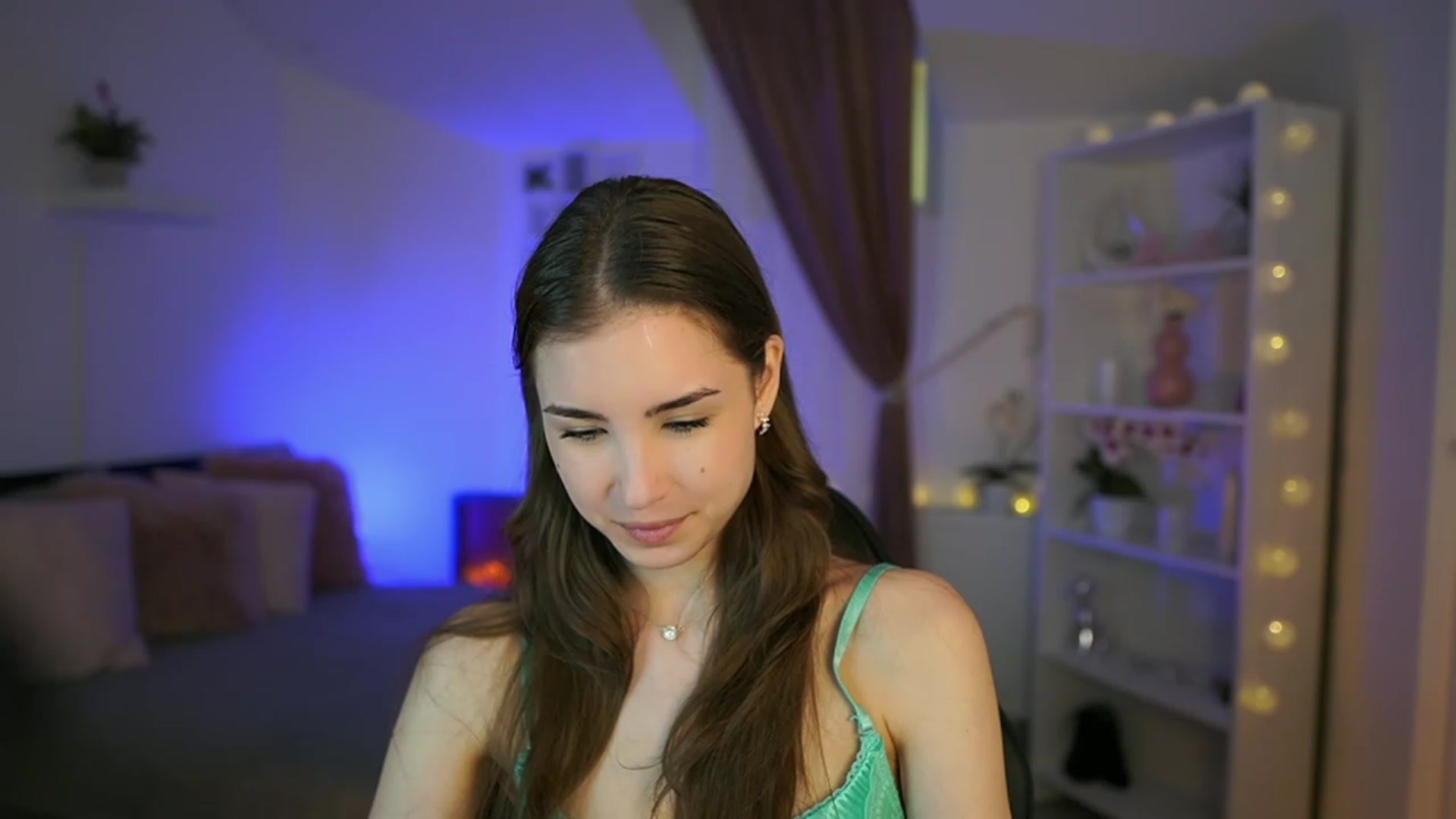 Gallery image thumbnail from Shy_jane's myfreecams stream on, 05/03/2023, 13:56 image 14 of 20