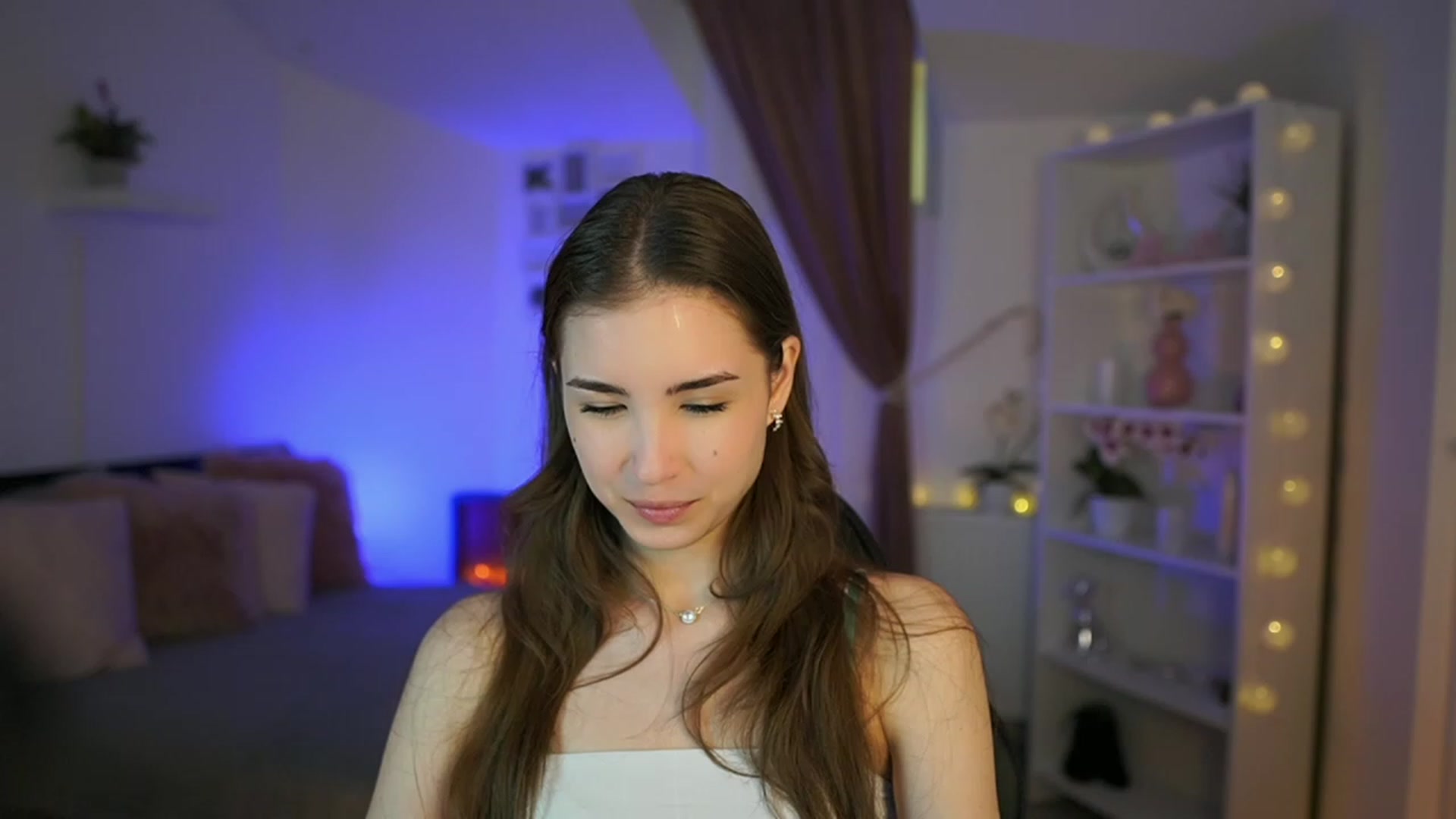 Gallery image thumbnail from Shy_jane's myfreecams stream on, 05/03/2023, 13:56 image 3 of 20
