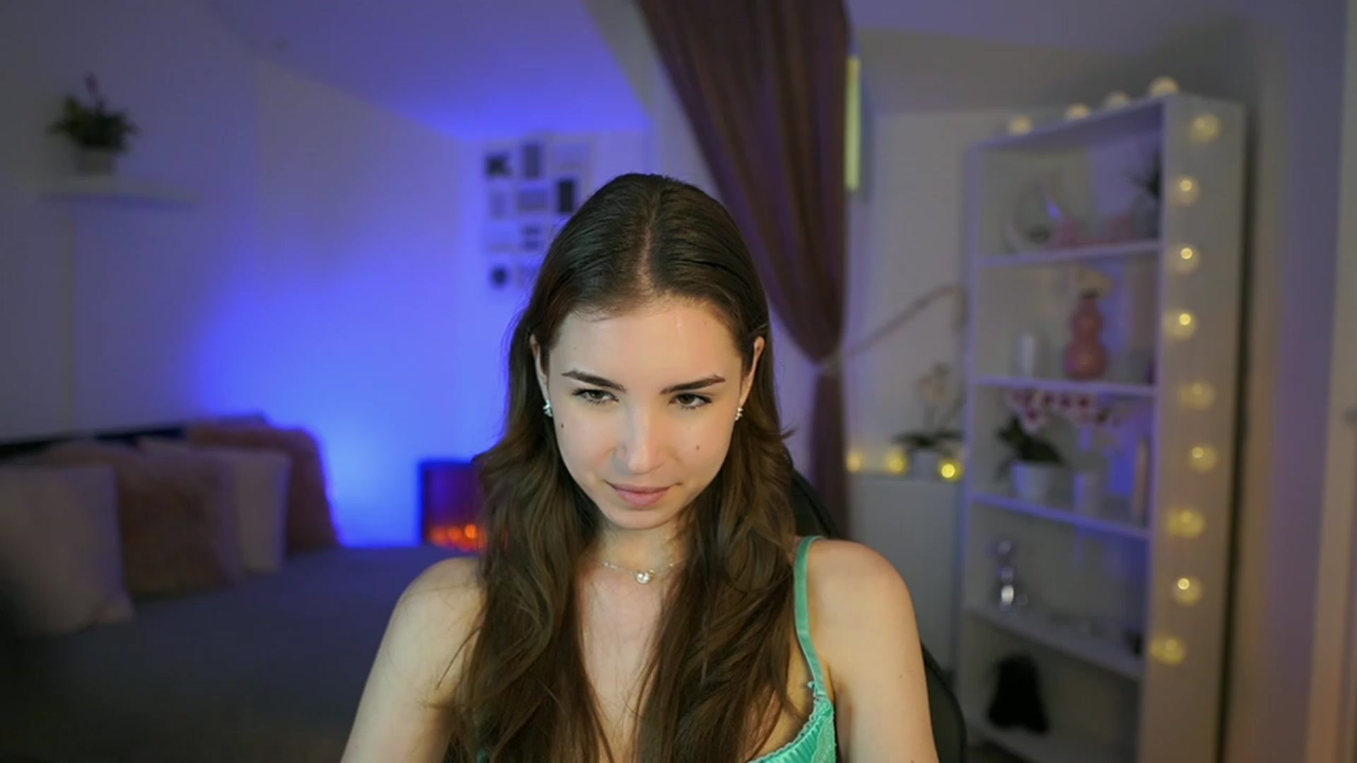 Gallery image thumbnail from Shy_jane's myfreecams stream on, 05/03/2023, 14:36 image 17 of 20