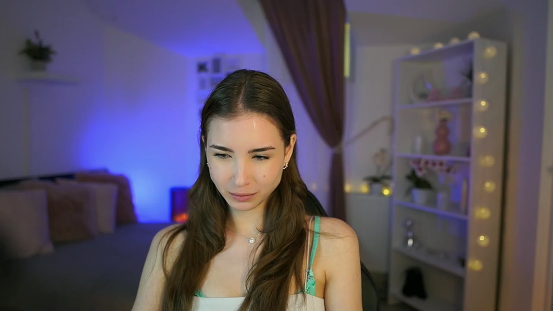 Gallery image thumbnail from Shy_jane's myfreecams stream on, 05/03/2023, 14:36 image 3 of 20