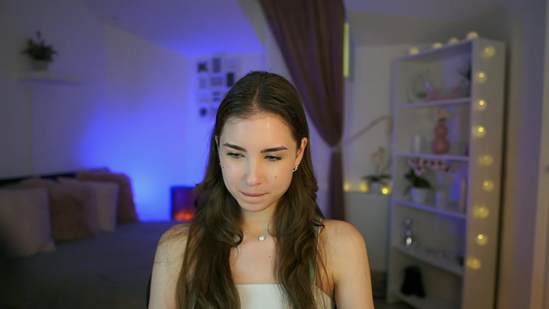 Gallery image thumbnail from Shy_jane's myfreecams stream on, 05/03/2023, 17:44 image 9 of 20