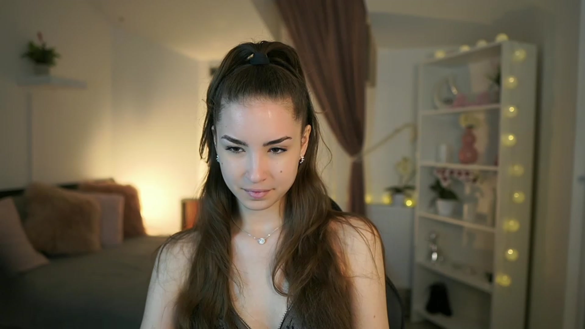 Gallery image thumbnail from Shy_jane's myfreecams stream on, 05/04/2023, 08:45 image 19 of 20