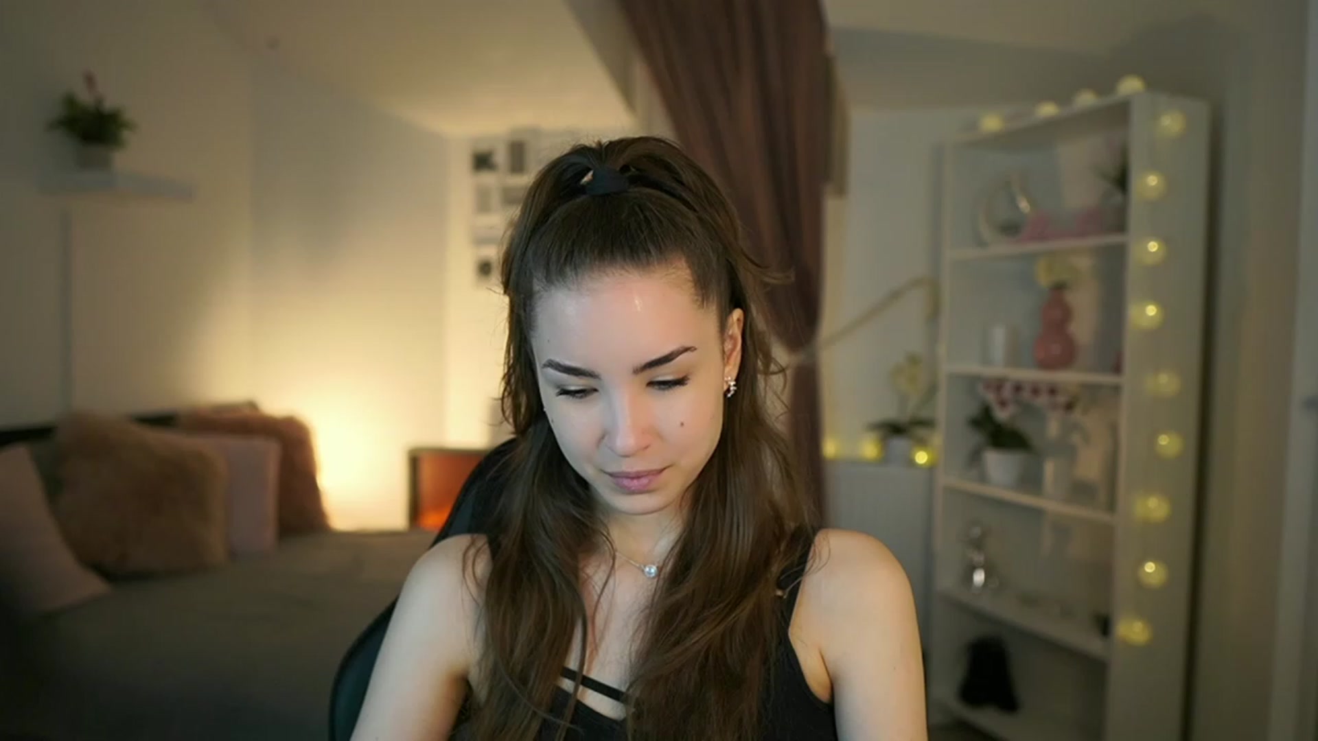 Gallery image thumbnail from Shy_jane's myfreecams stream on, 05/04/2023, 08:45 image 5 of 20