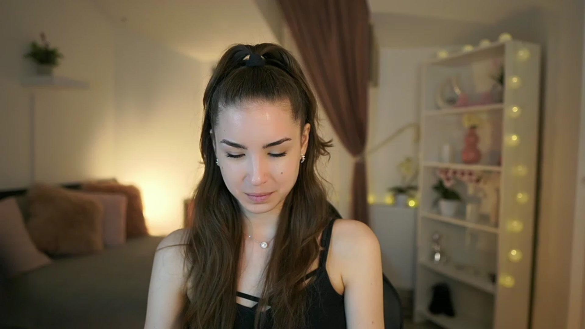 Gallery image thumbnail from Shy_jane's myfreecams stream on, 05/04/2023, 10:26 image 11 of 20