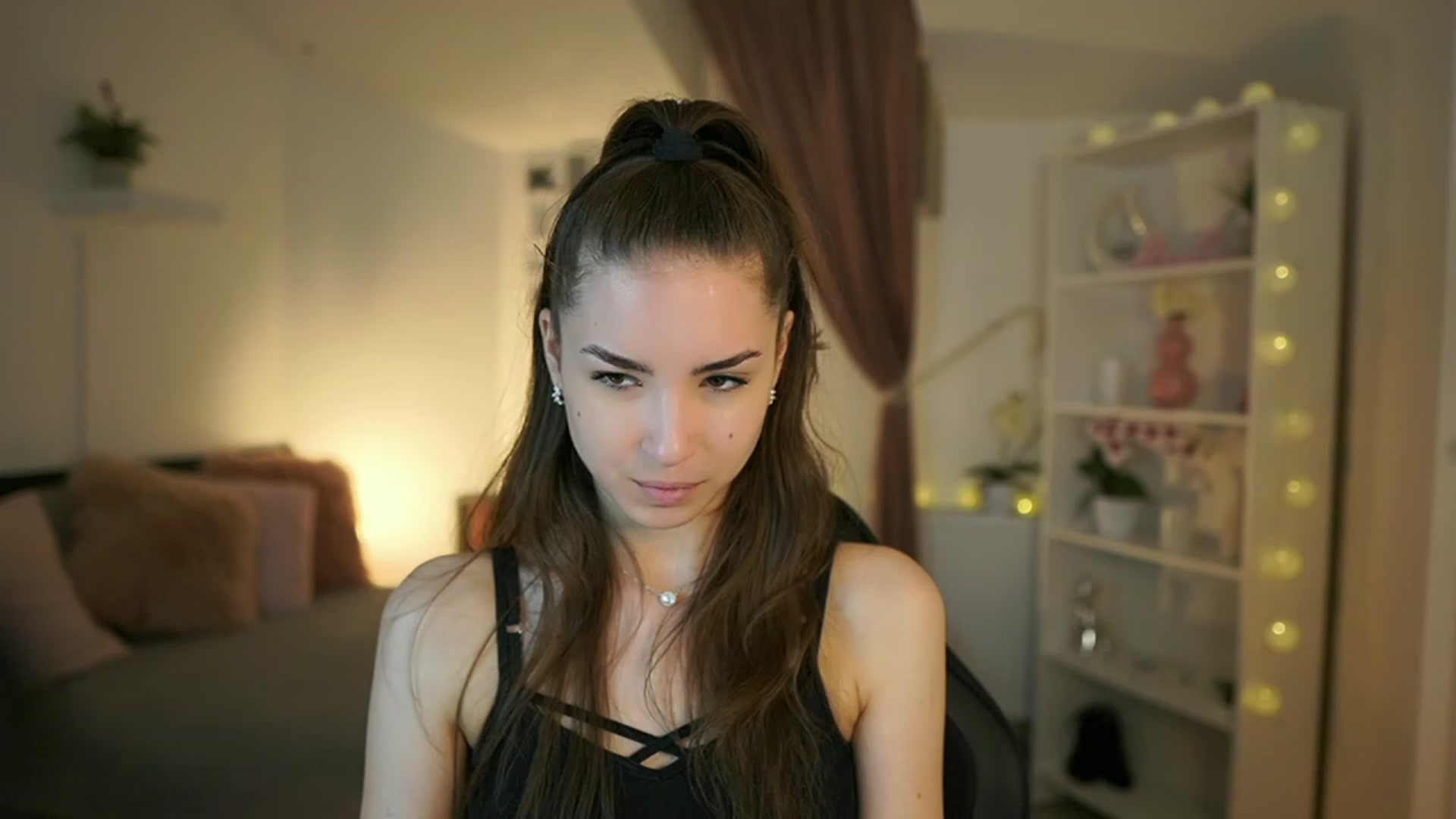 Gallery image thumbnail from Shy_jane's myfreecams stream on, 05/04/2023, 10:26 image 3 of 20