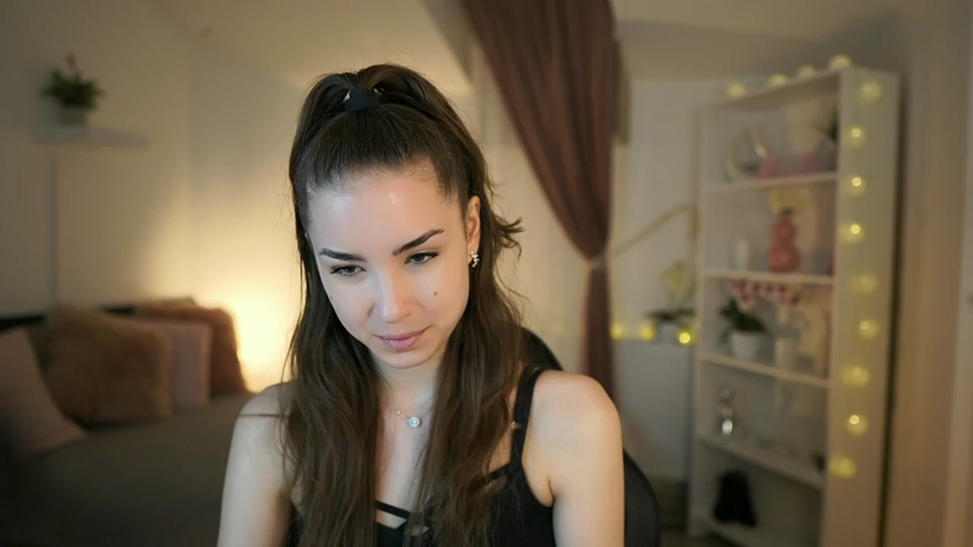Gallery image thumbnail from Shy_jane's myfreecams stream on, 05/04/2023, 10:26 image 7 of 20