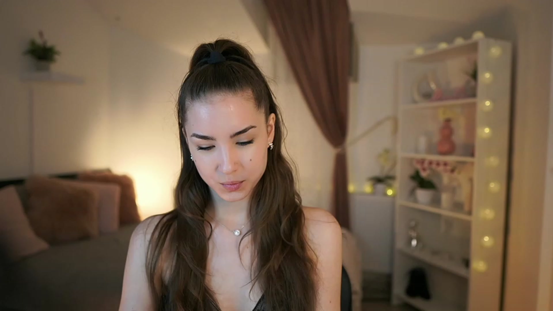 Gallery image thumbnail from Shy_jane's myfreecams stream on, 05/04/2023, 11:18 image 8 of 20