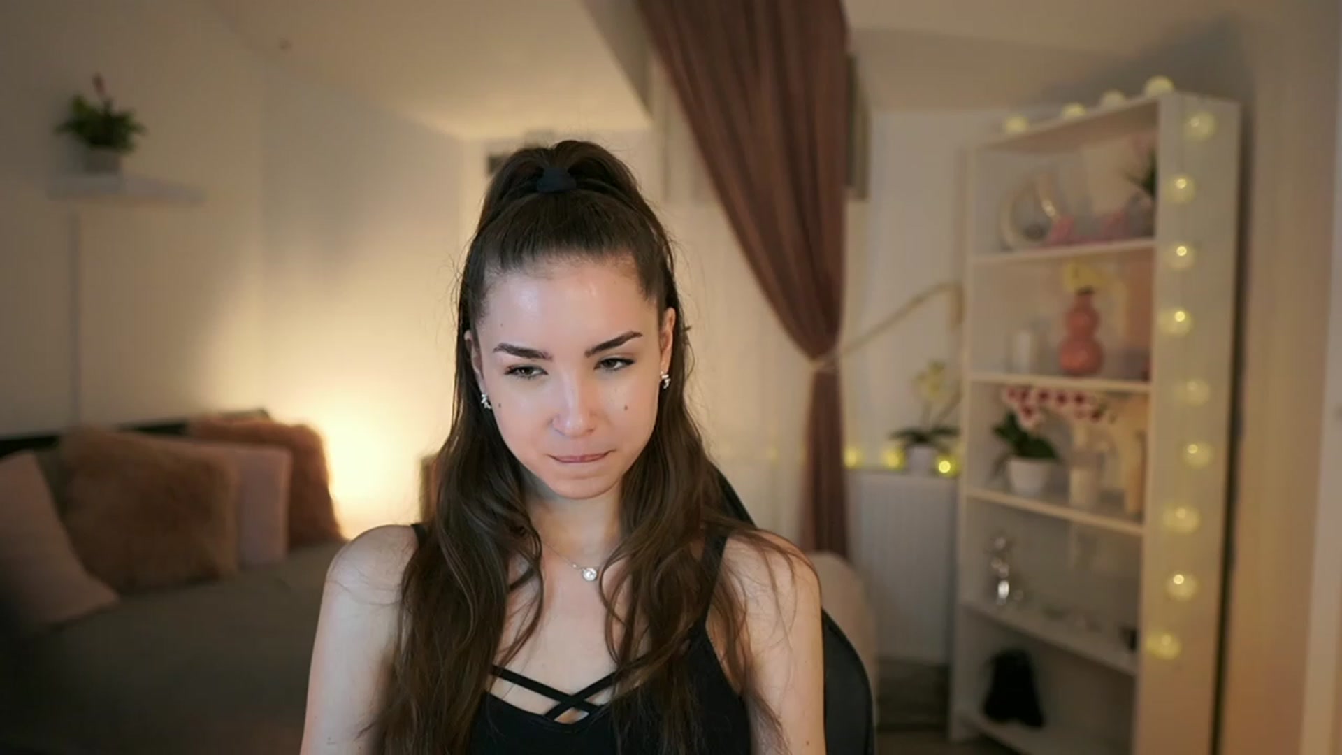 Gallery image thumbnail from Shy_jane's myfreecams stream on, 05/04/2023, 11:18 image 3 of 20