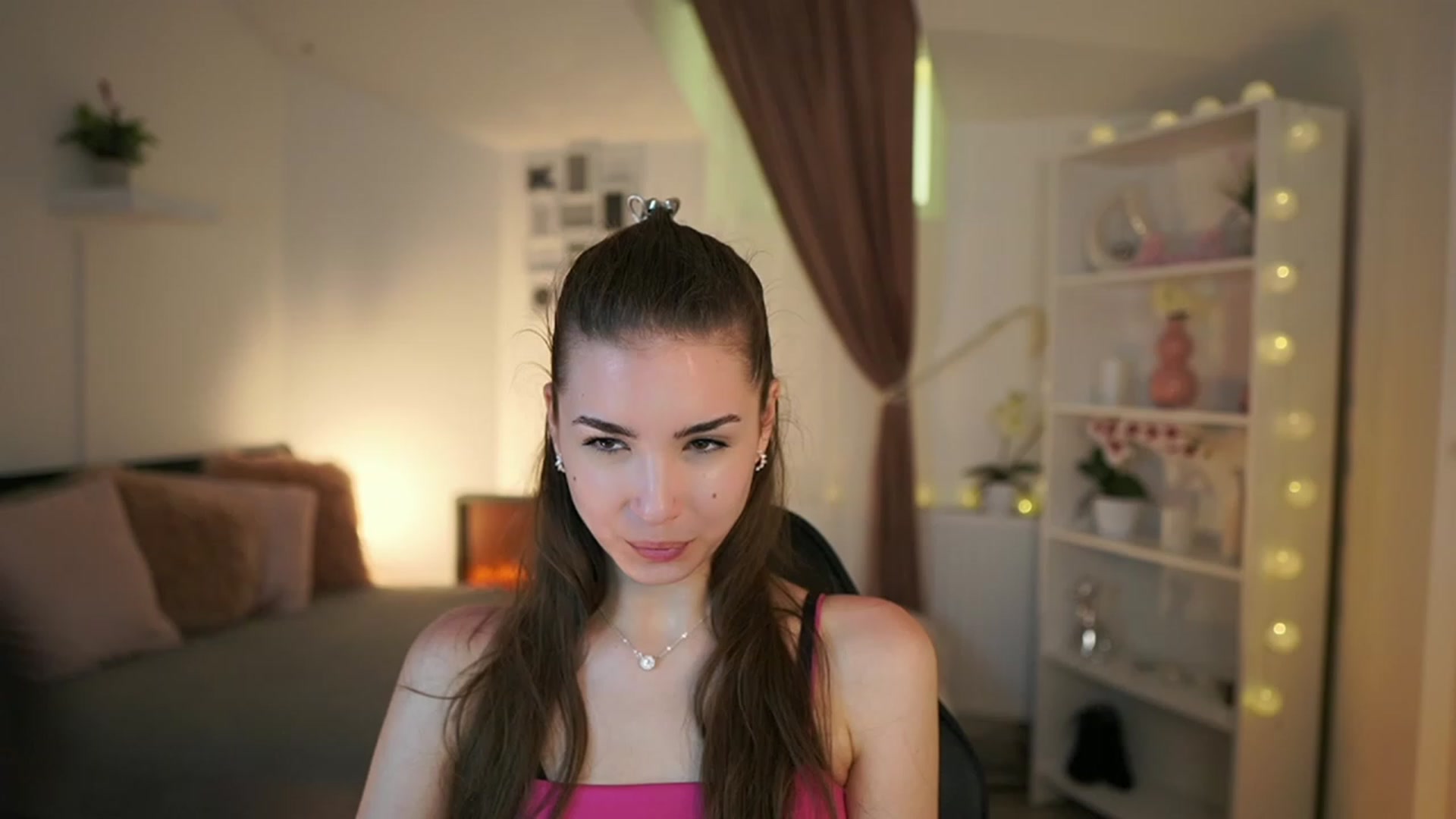 Gallery image thumbnail from Shy_jane's myfreecams stream on, 05/07/2023, 12:32 image 15 of 20