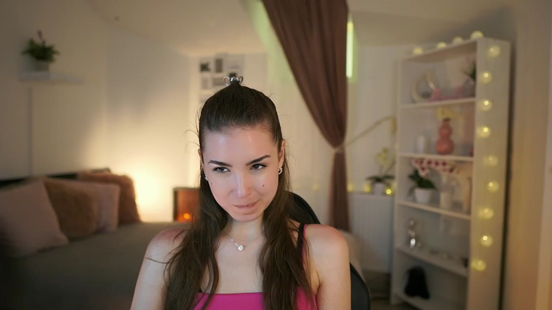 Gallery image thumbnail from Shy_jane's myfreecams stream on, 05/07/2023, 12:32 image 13 of 20