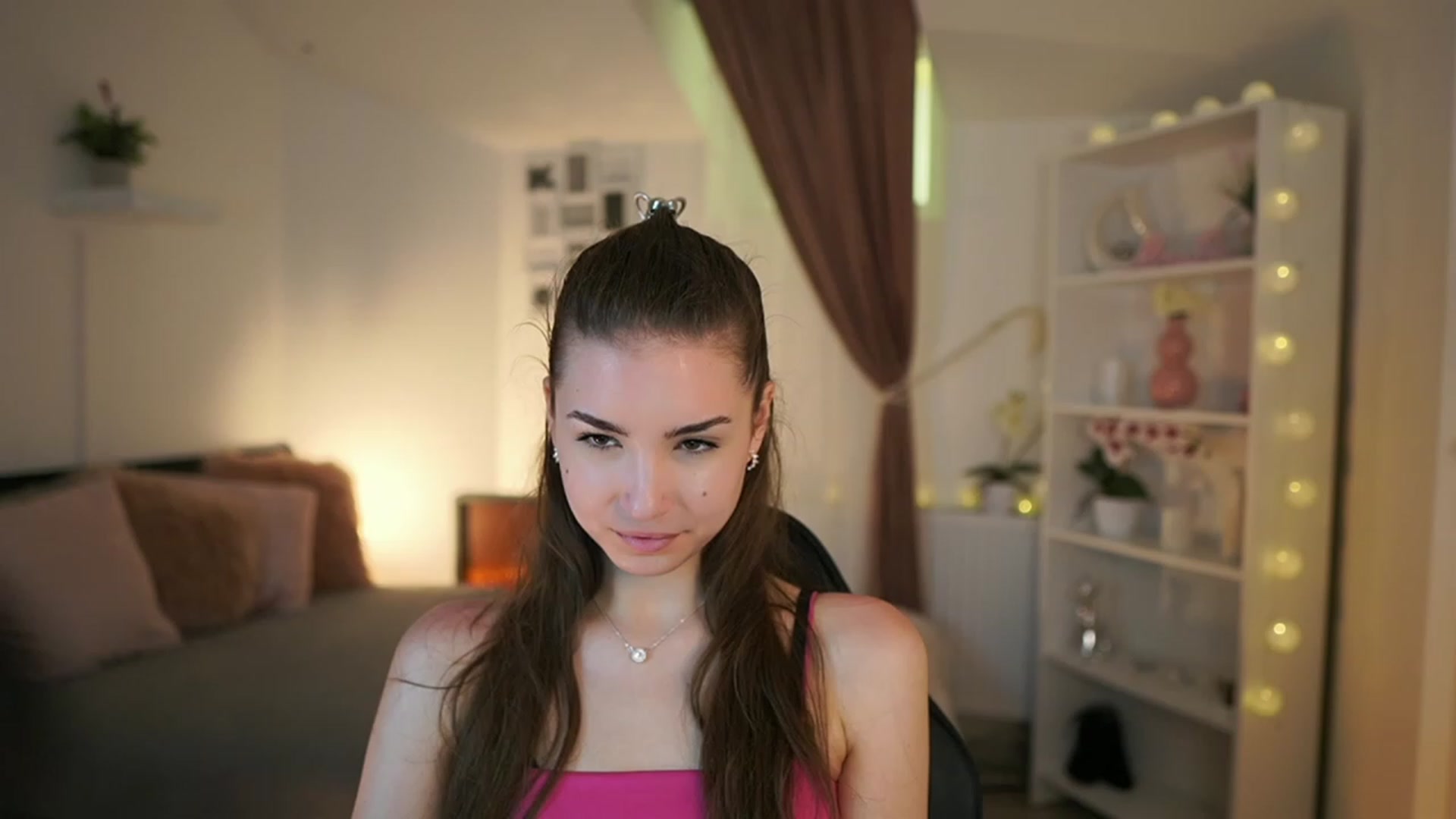 Gallery image thumbnail from Shy_jane's myfreecams stream on, 05/07/2023, 12:32 image 11 of 20