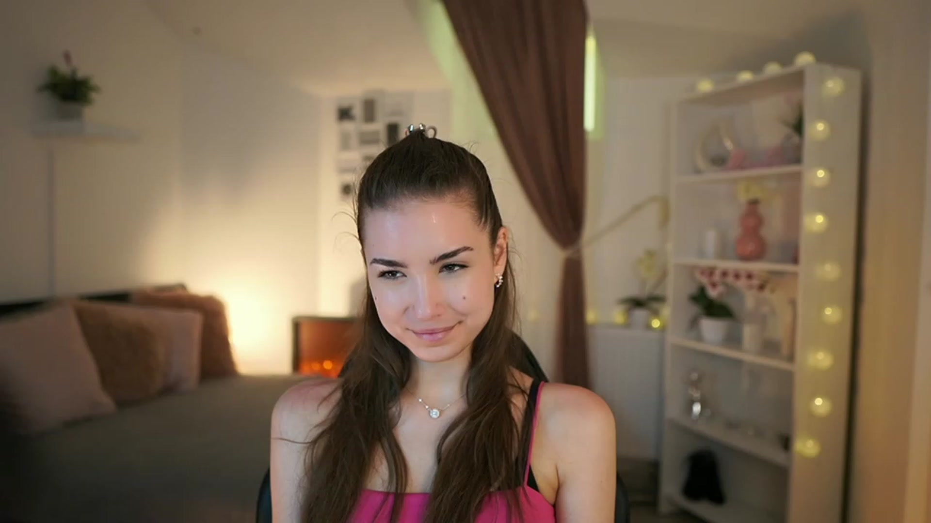 Gallery image thumbnail from Shy_jane's myfreecams stream on, 05/07/2023, 12:32 image 18 of 20