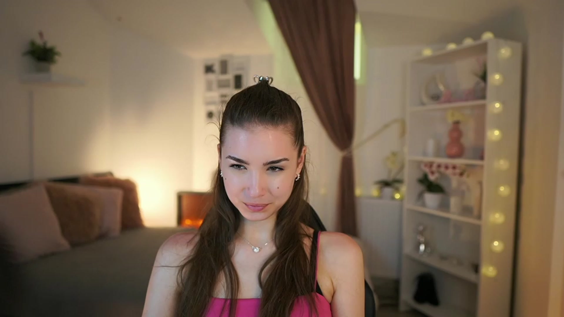 Gallery image thumbnail from Shy_jane's myfreecams stream on, 05/07/2023, 12:32 image 20 of 20