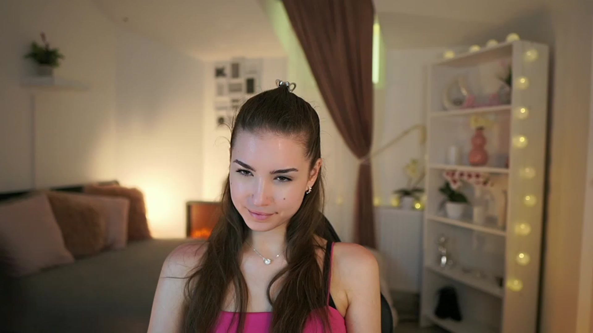 Gallery image thumbnail from Shy_jane's myfreecams stream on, 05/07/2023, 12:32 image 19 of 20