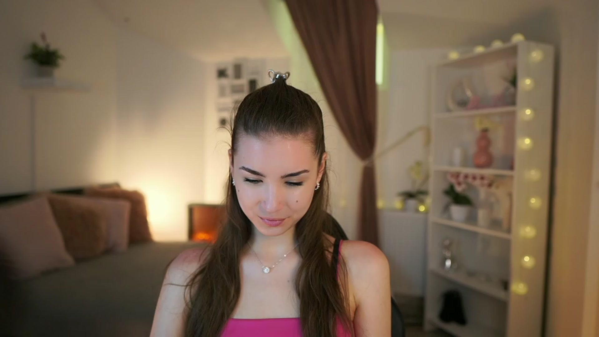 Gallery image thumbnail from Shy_jane's myfreecams stream on, 05/07/2023, 12:32 image 3 of 20