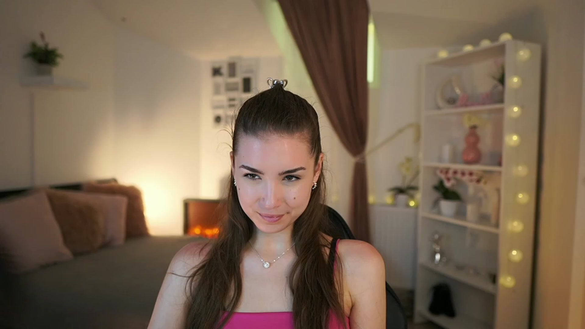 Gallery image thumbnail from Shy_jane's myfreecams stream on, 05/07/2023, 12:32 image 9 of 20