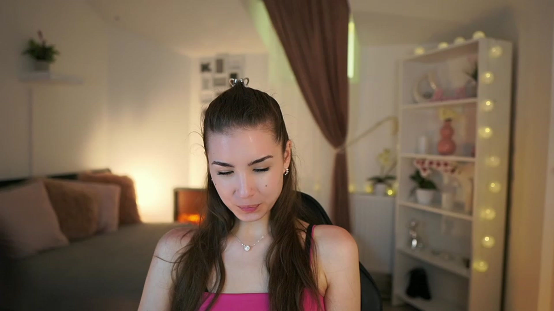 Gallery image thumbnail from Shy_jane's myfreecams stream on, 05/07/2023, 12:32 image 12 of 20