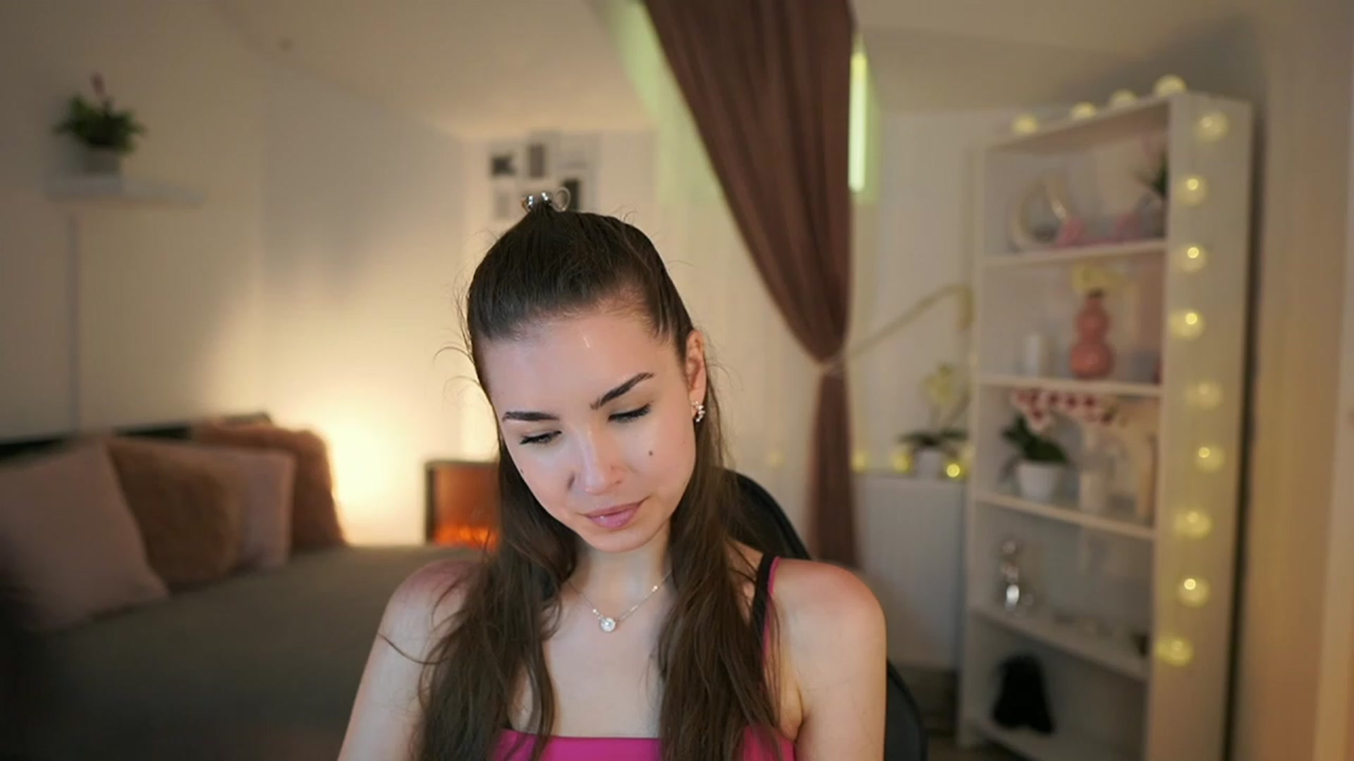 Gallery image thumbnail from Shy_jane's myfreecams stream on, 05/07/2023, 12:32 image 14 of 20
