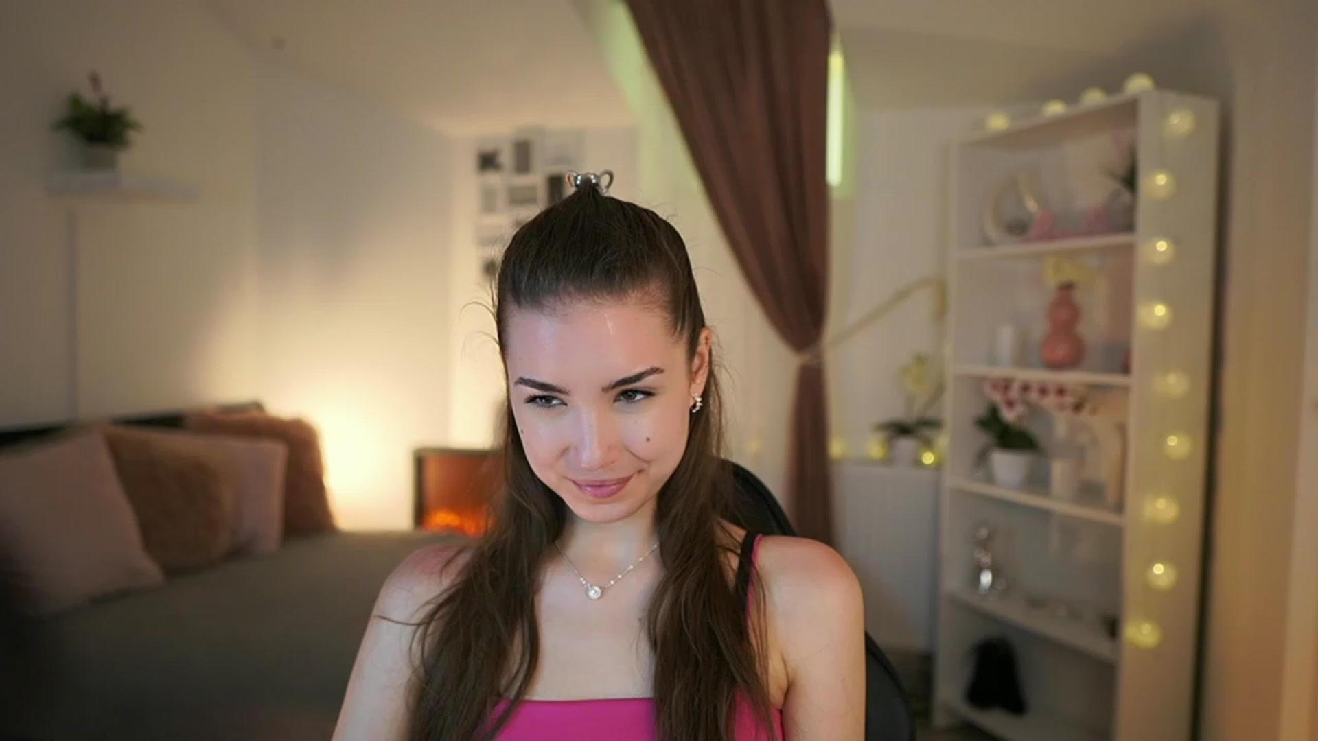 Gallery image thumbnail from Shy_jane's myfreecams stream on, 05/07/2023, 12:32 image 8 of 20