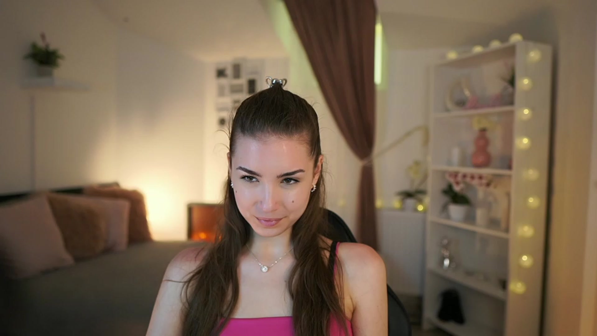 Gallery image thumbnail from Shy_jane's myfreecams stream on, 05/07/2023, 12:32 image 7 of 20