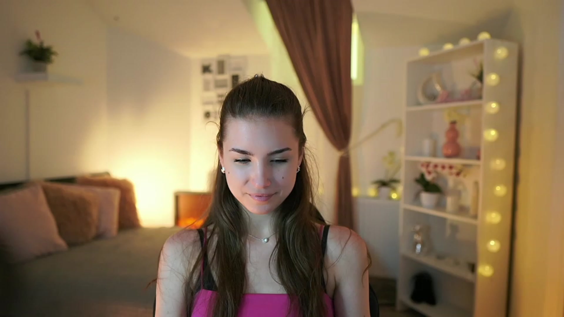 Gallery image thumbnail from Shy_jane's myfreecams stream on, 05/07/2023, 15:34 image 1 of 20