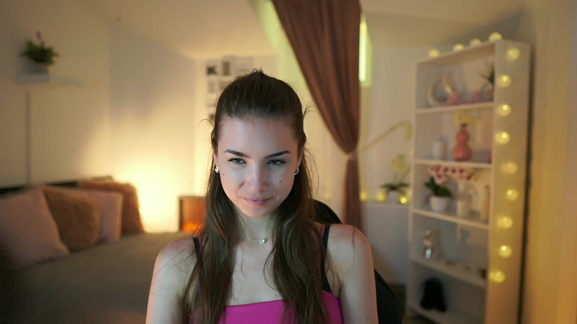 Gallery image thumbnail from Shy_jane's myfreecams stream on, 05/07/2023, 15:34 image 9 of 20