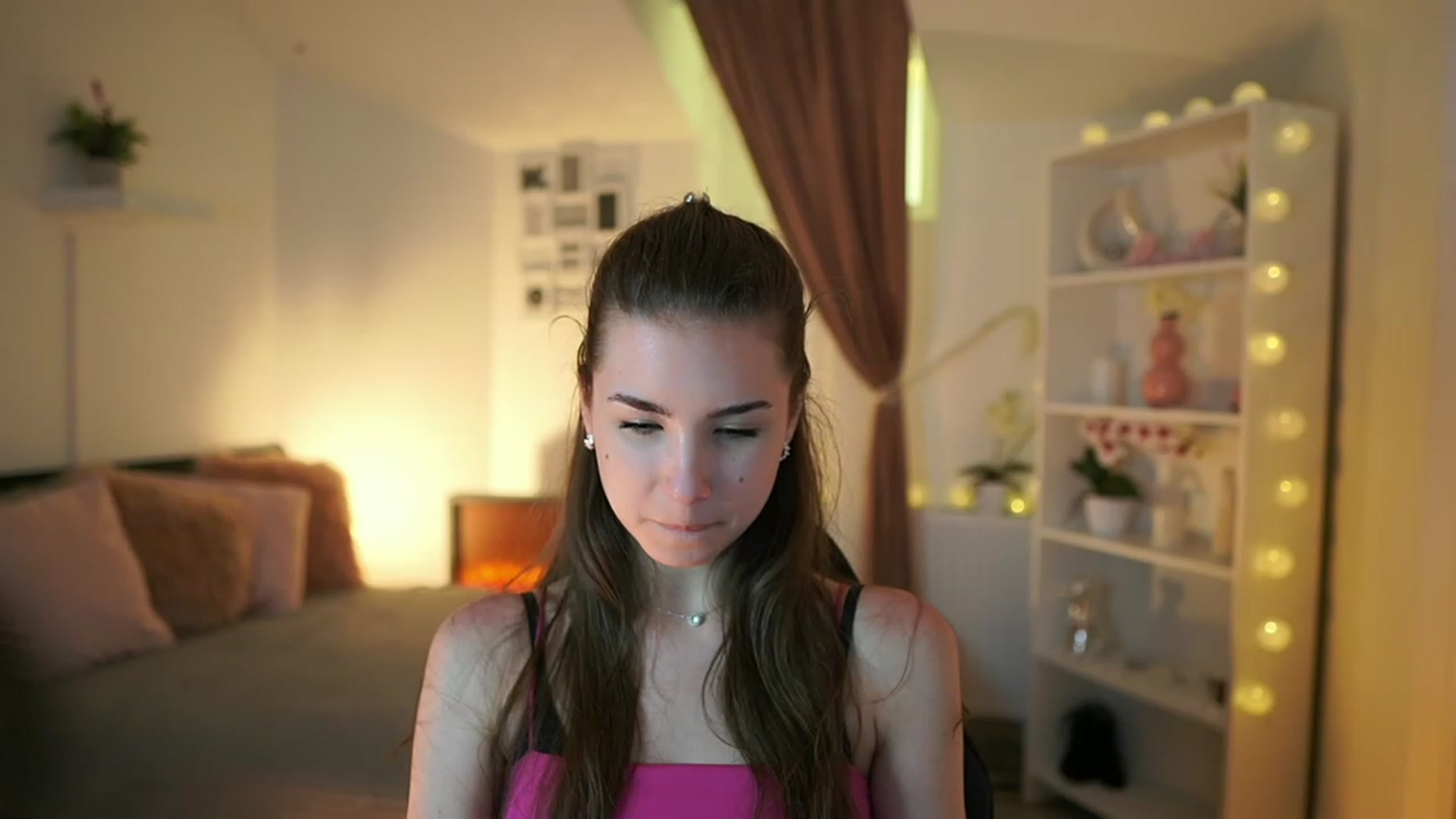 Gallery image thumbnail from Shy_jane's myfreecams stream on, 05/07/2023, 15:34 image 4 of 20