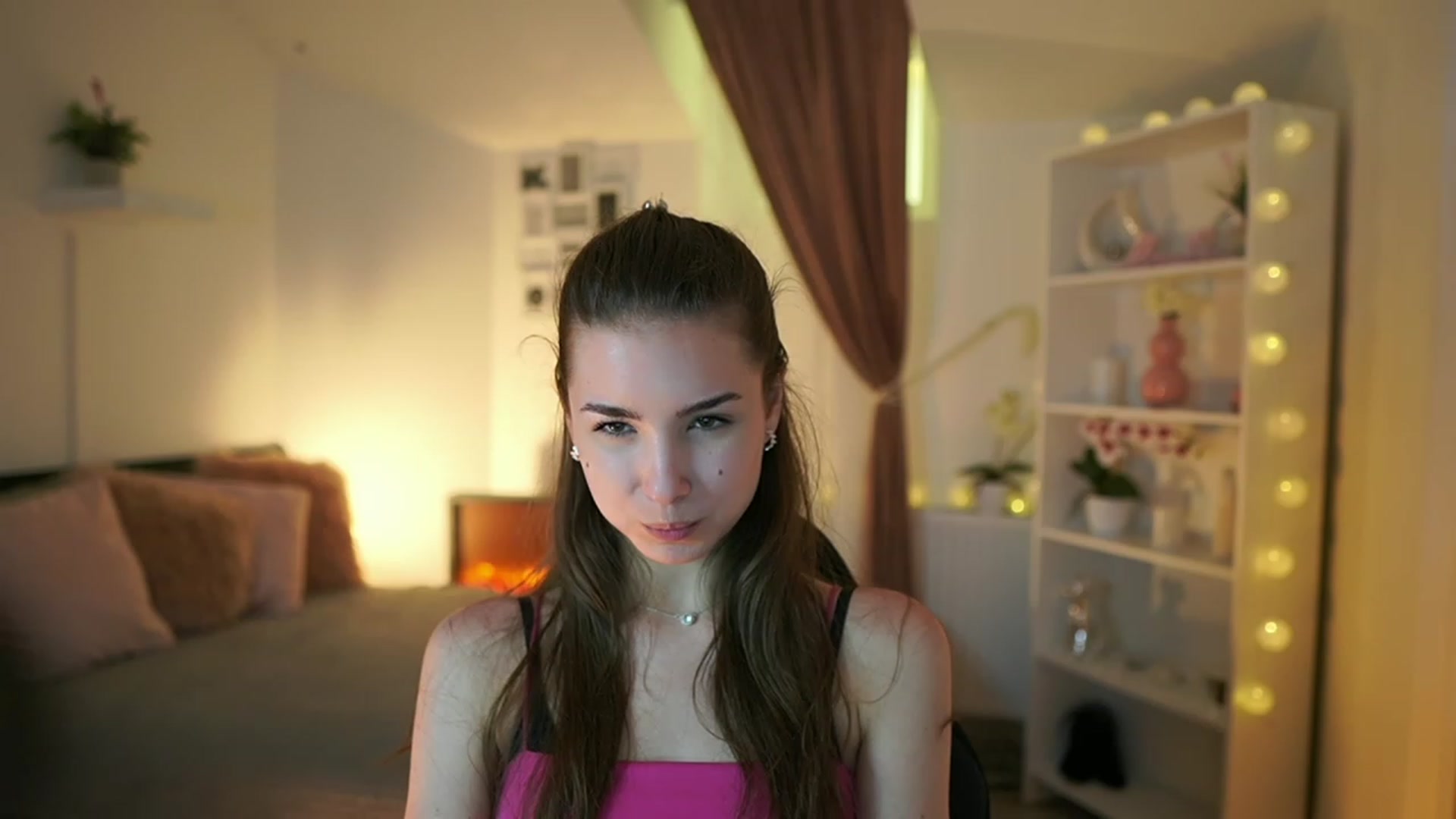 Gallery image thumbnail from Shy_jane's myfreecams stream on, 05/07/2023, 15:34 image 6 of 20