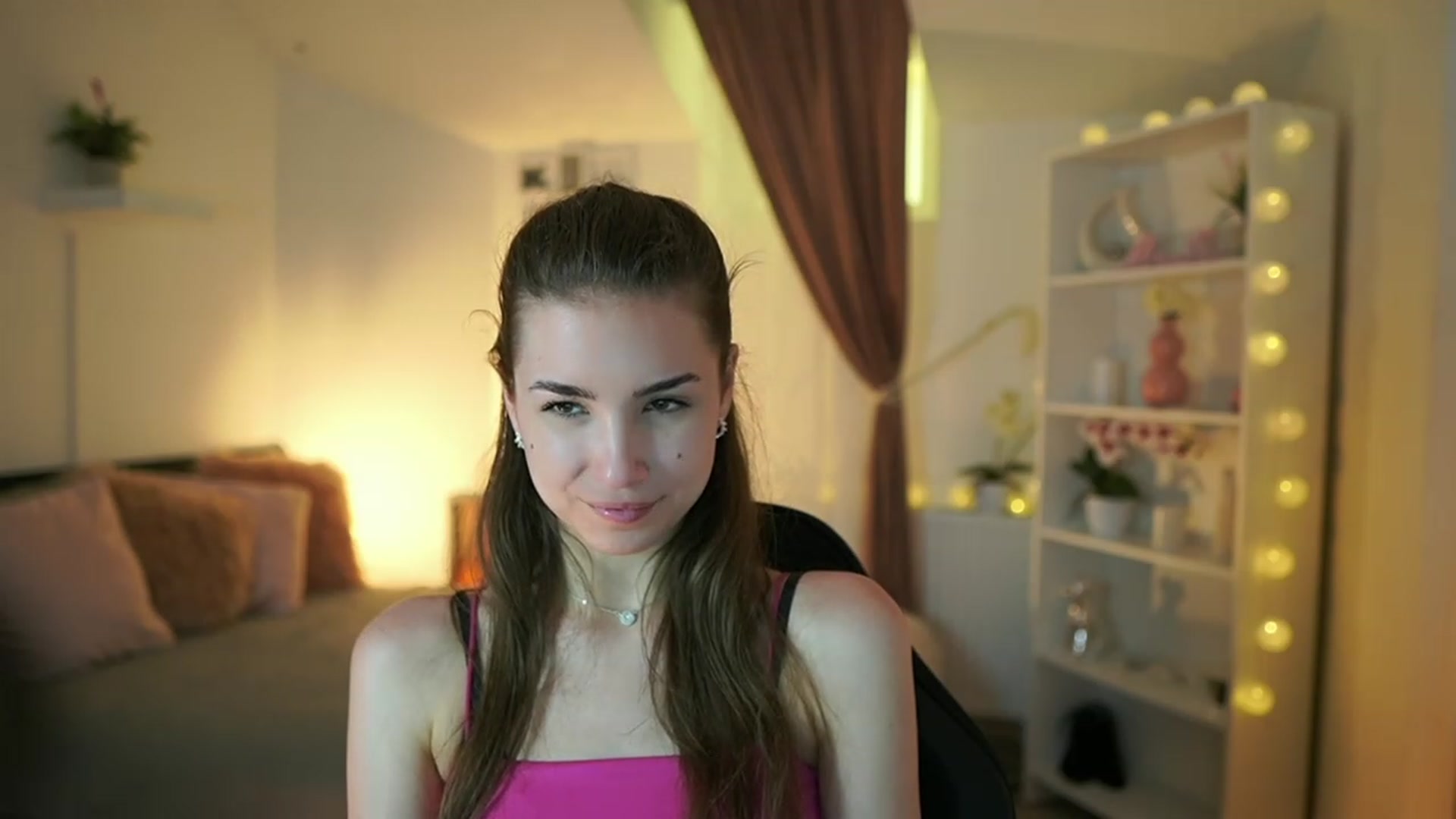 Gallery image thumbnail from Shy_jane's myfreecams stream on, 05/07/2023, 15:34 image 19 of 20