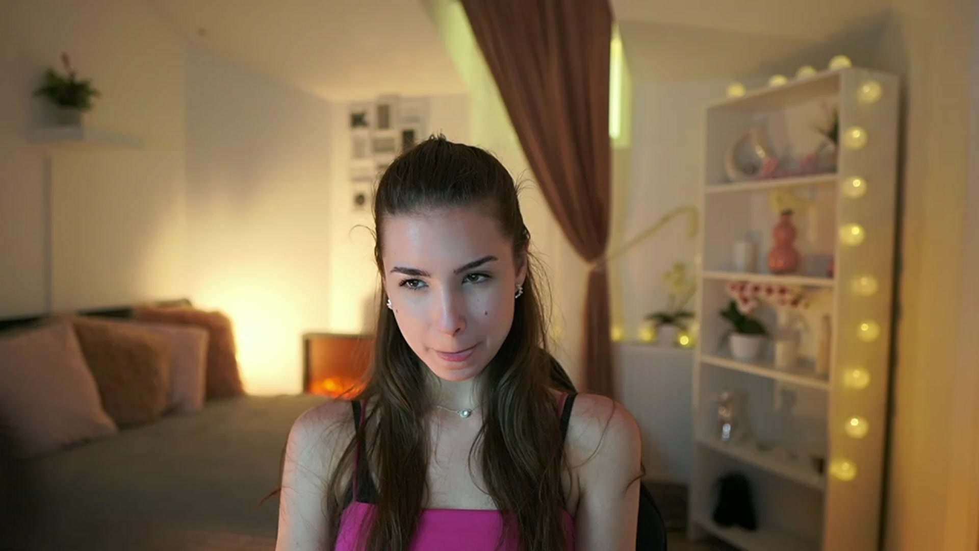 Gallery image thumbnail from Shy_jane's myfreecams stream on, 05/07/2023, 15:34 image 2 of 20
